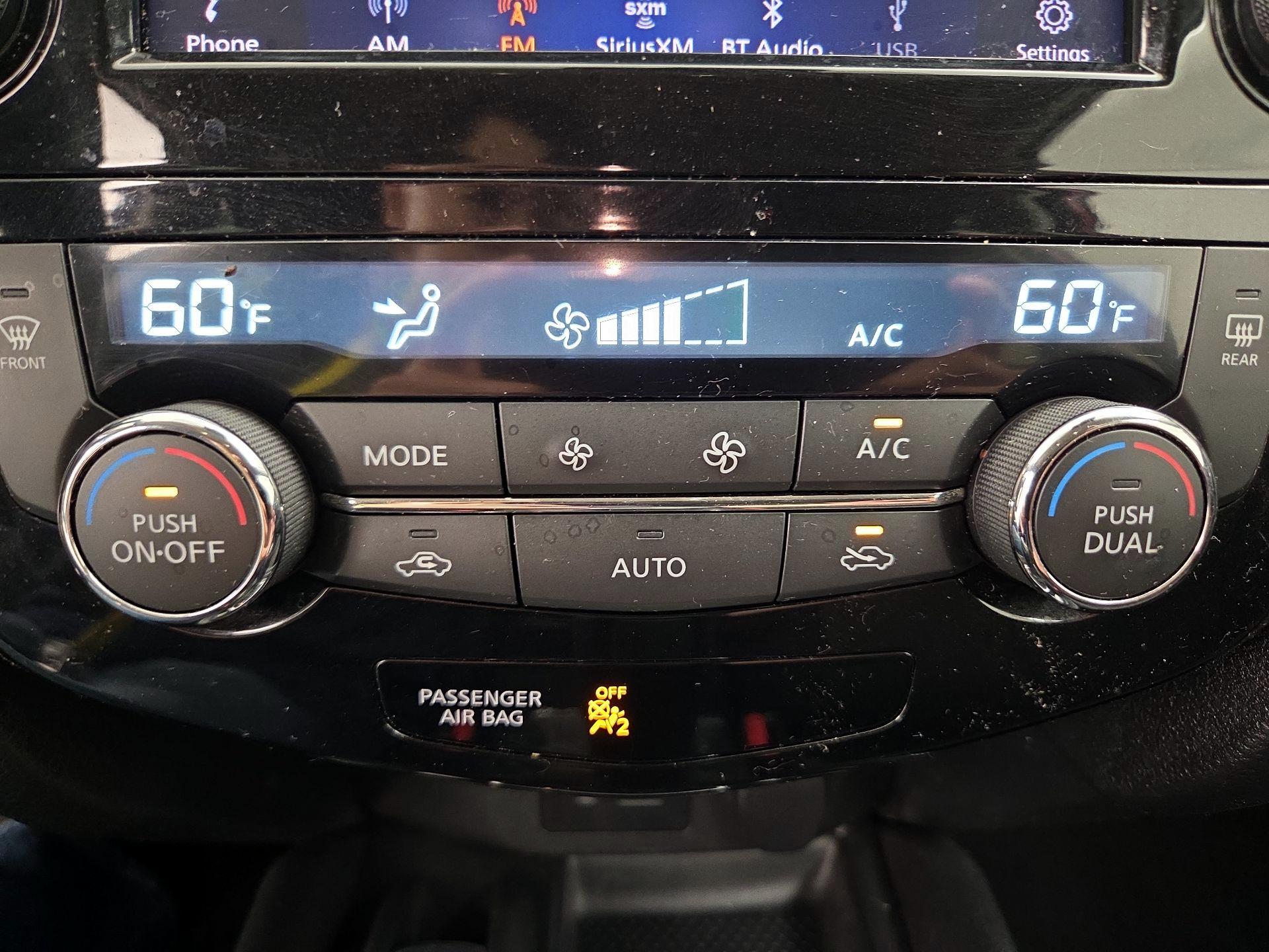 Thumbnail: 2019 Nissan Rogue - 17