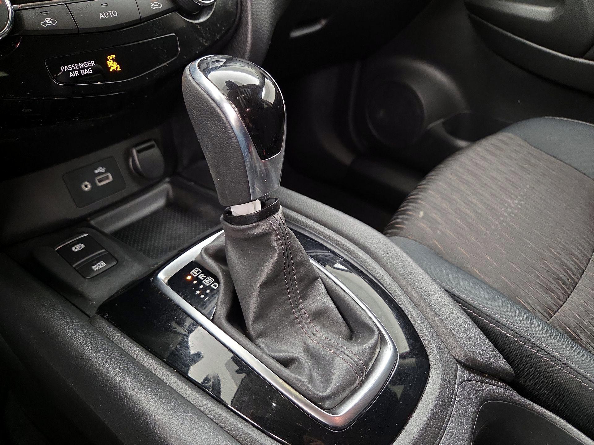 Thumbnail: 2019 Nissan Rogue - 18