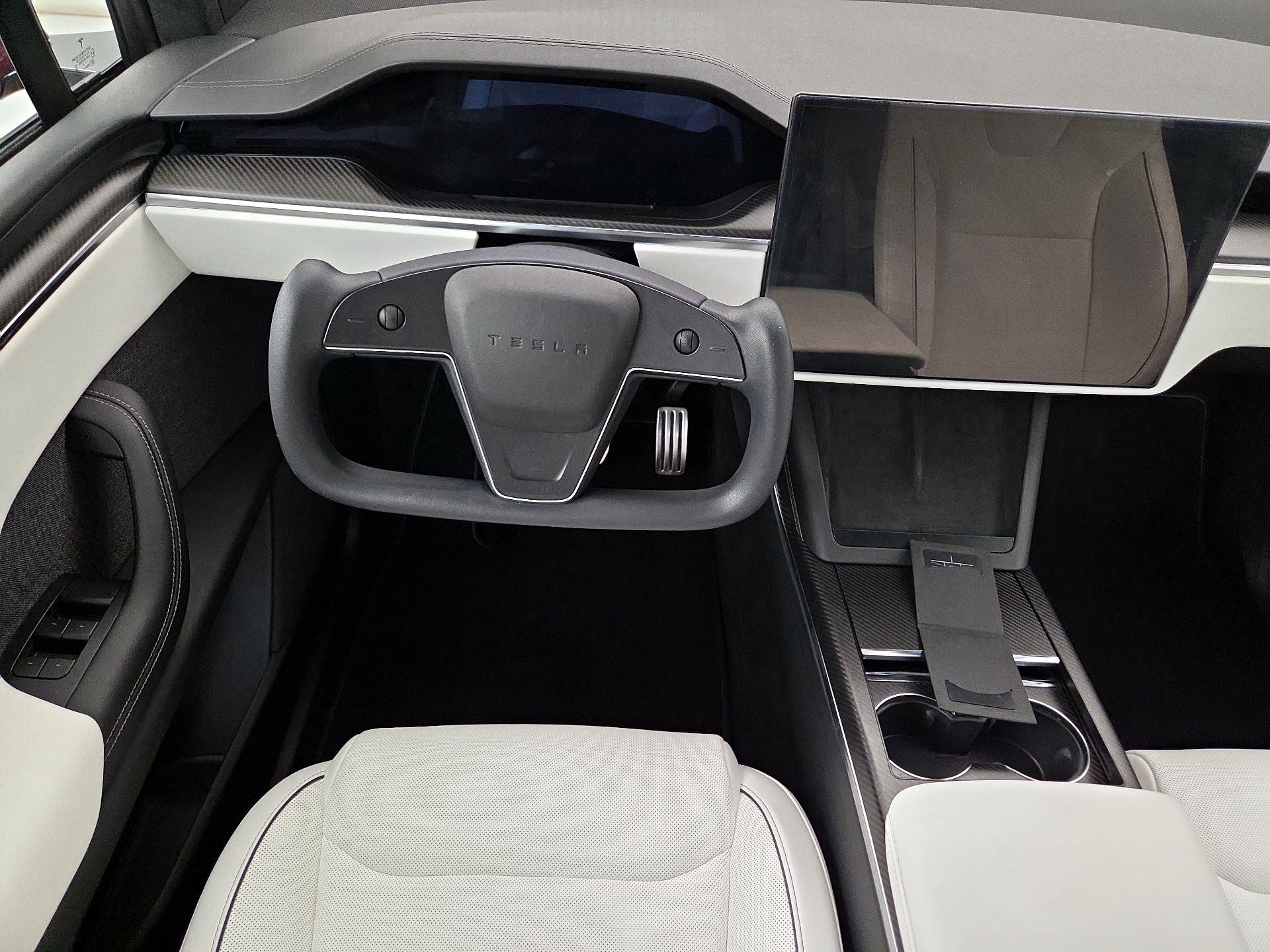 Thumbnail: 2023 Tesla Model X - 10