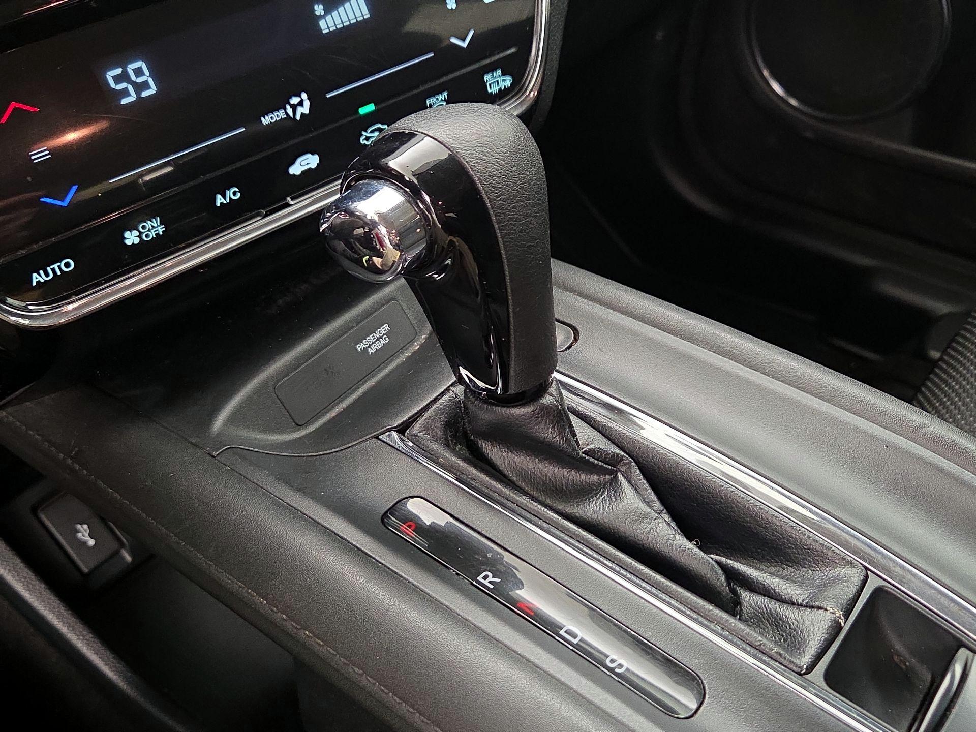 Thumbnail: 2016 Honda HR-V - 17