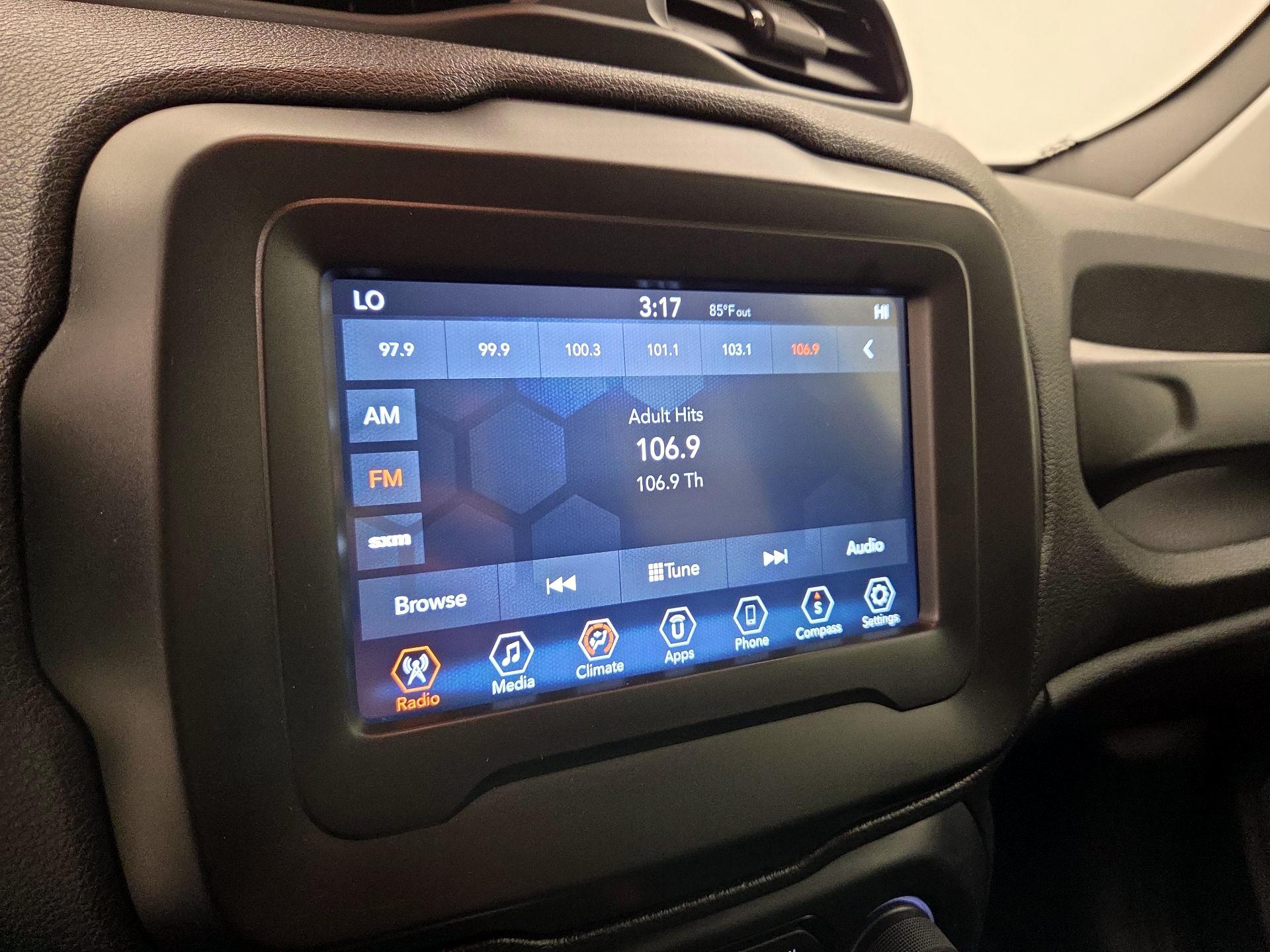 Thumbnail: 2018 Jeep Renegade - 15