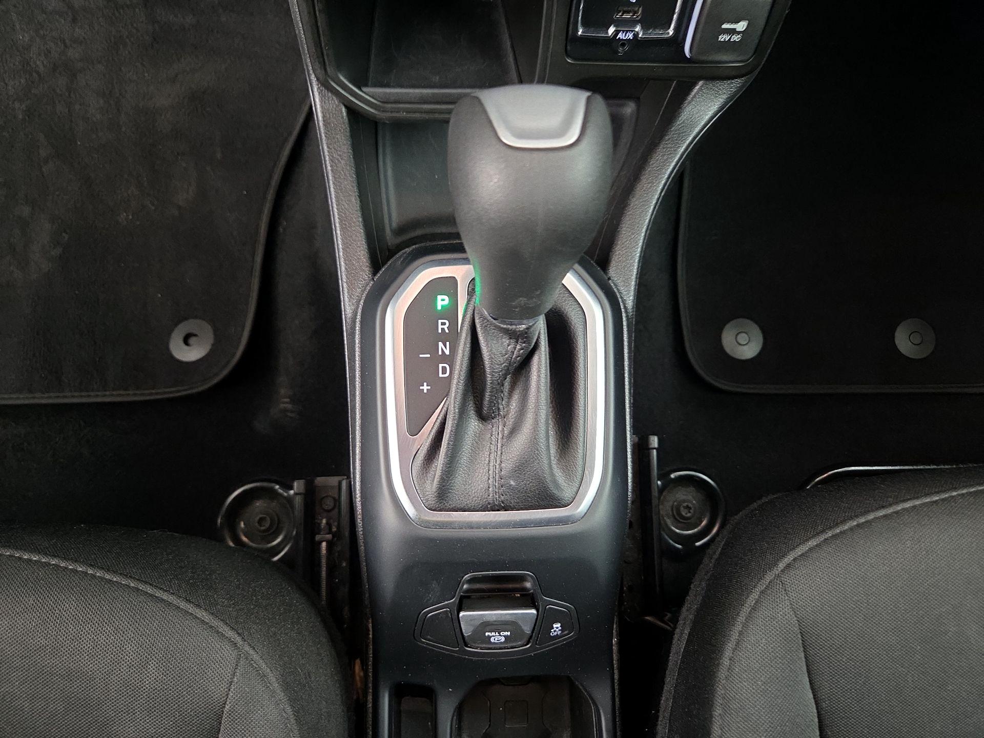 Thumbnail: 2018 Jeep Renegade - 17