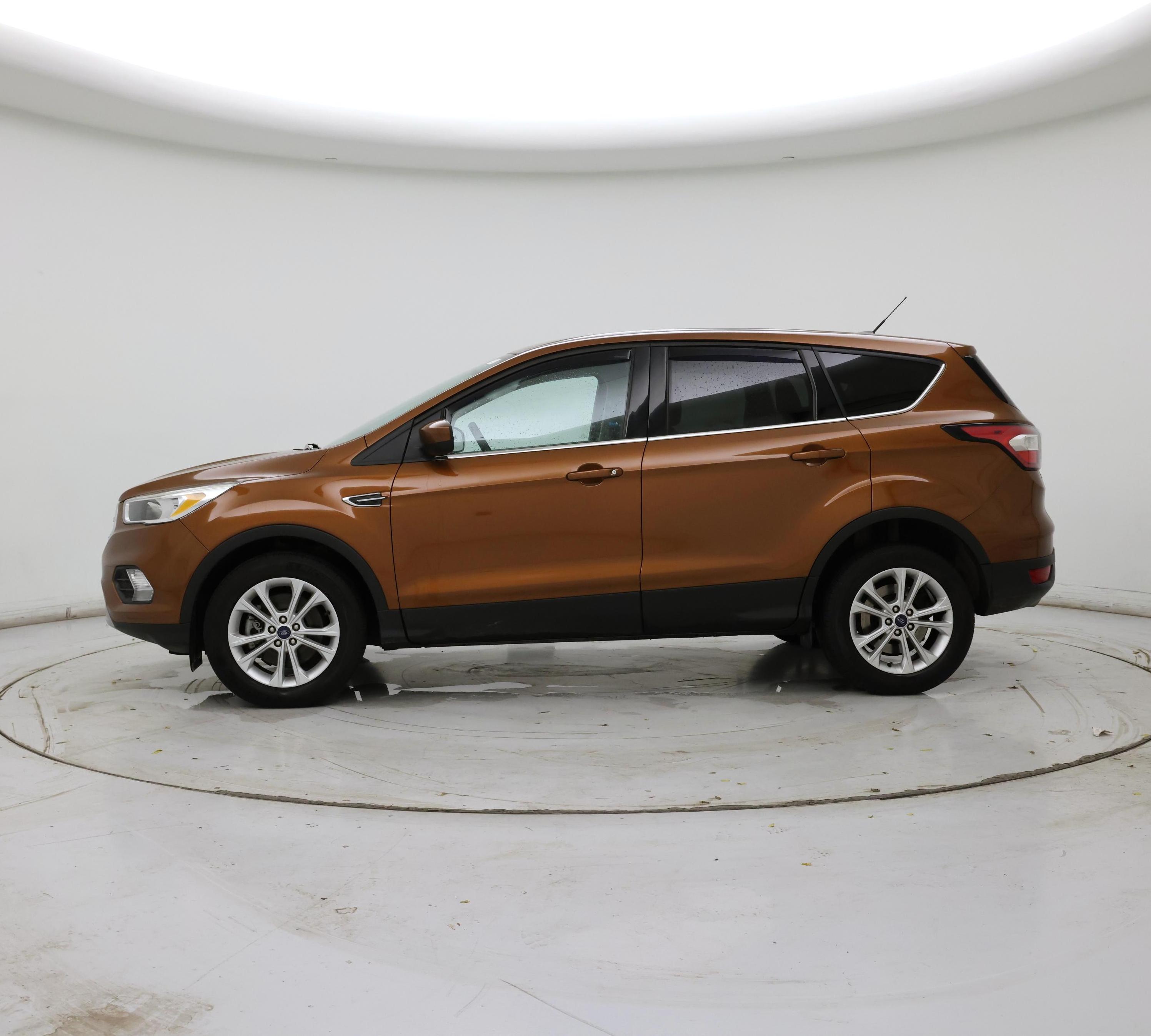 Thumbnail: 2017 Ford Escape - 3