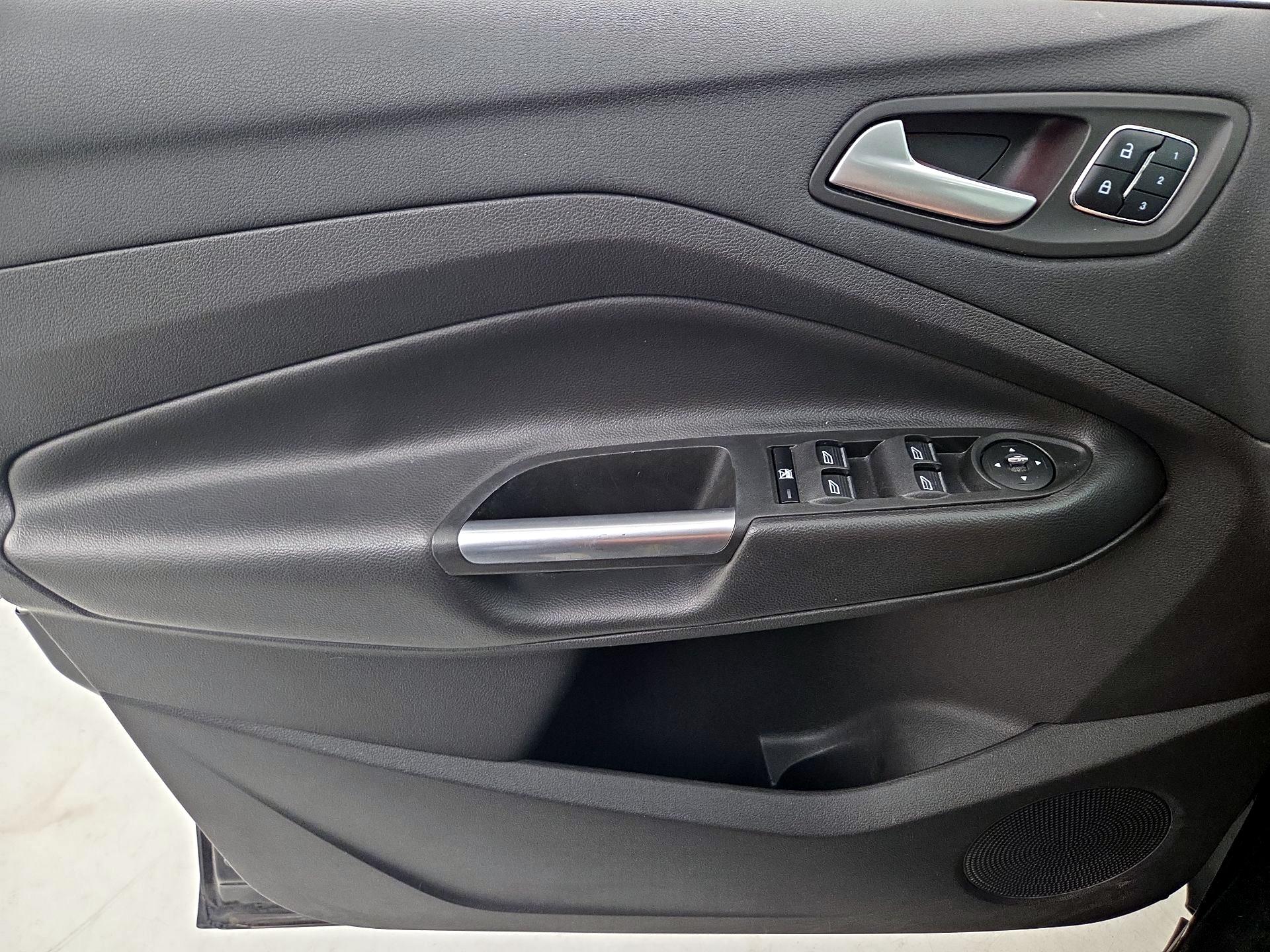 Thumbnail: 2016 Ford Escape - 12