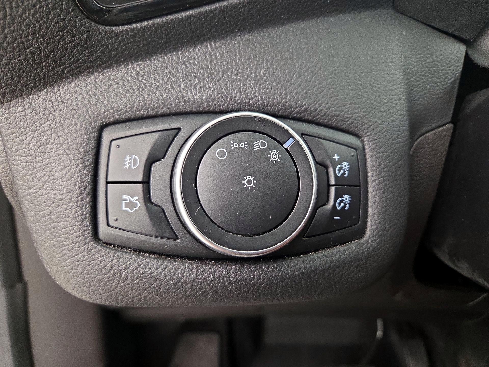 Thumbnail: 2016 Ford Escape - 13