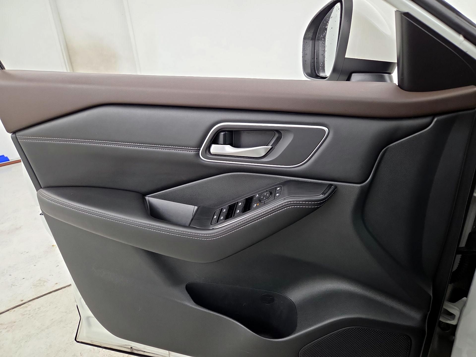 Thumbnail: 2021 Nissan Rogue - 12