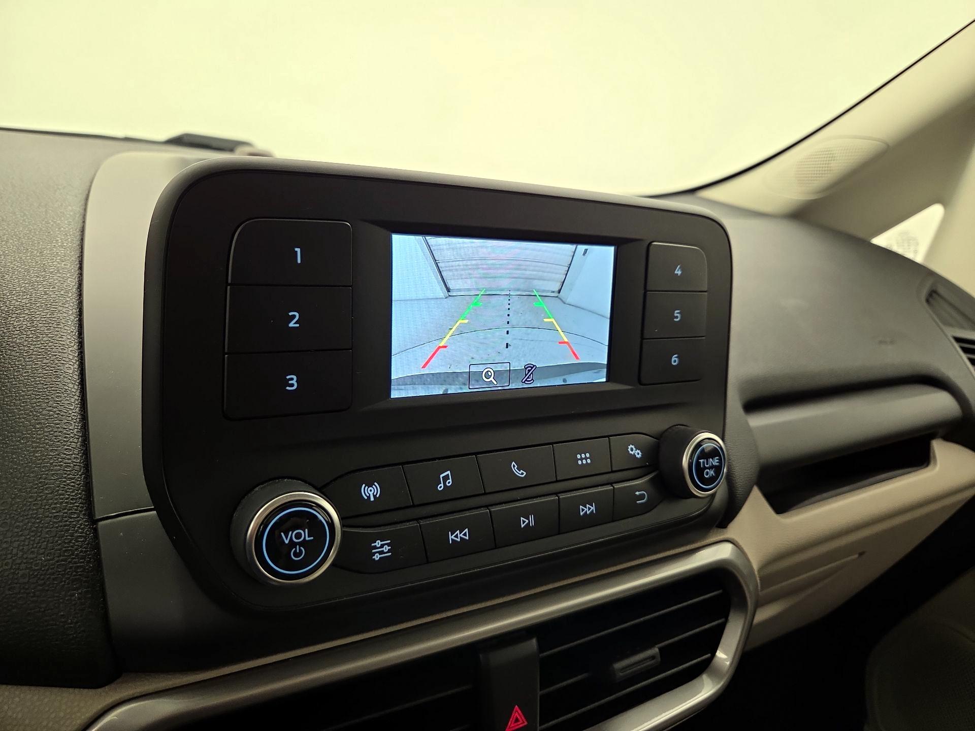 Thumbnail: 2018 Ford EcoSport - 14