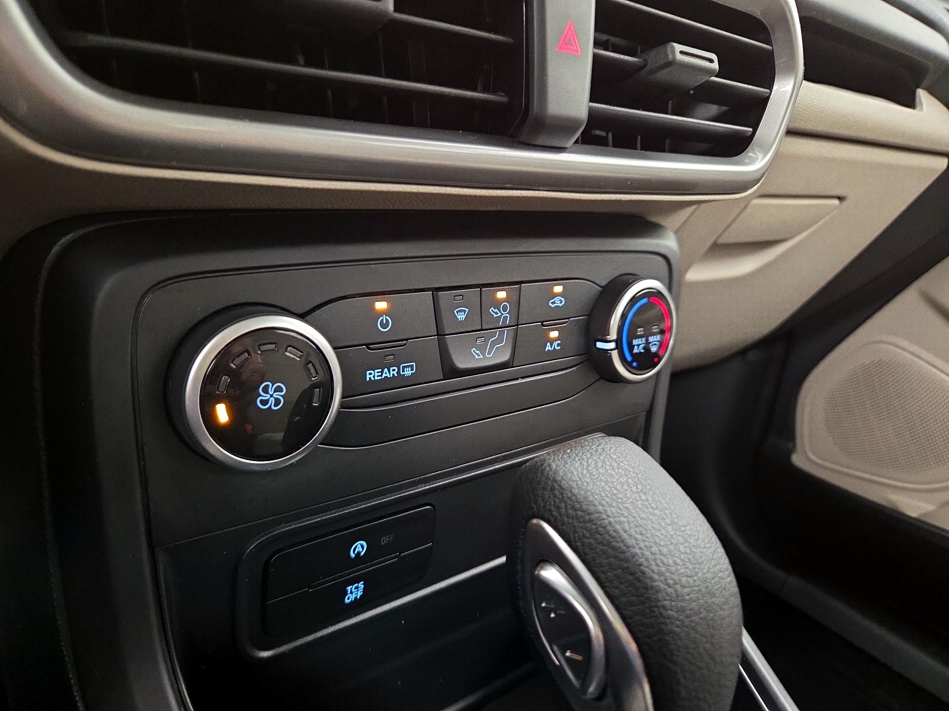 Thumbnail: 2018 Ford EcoSport - 16