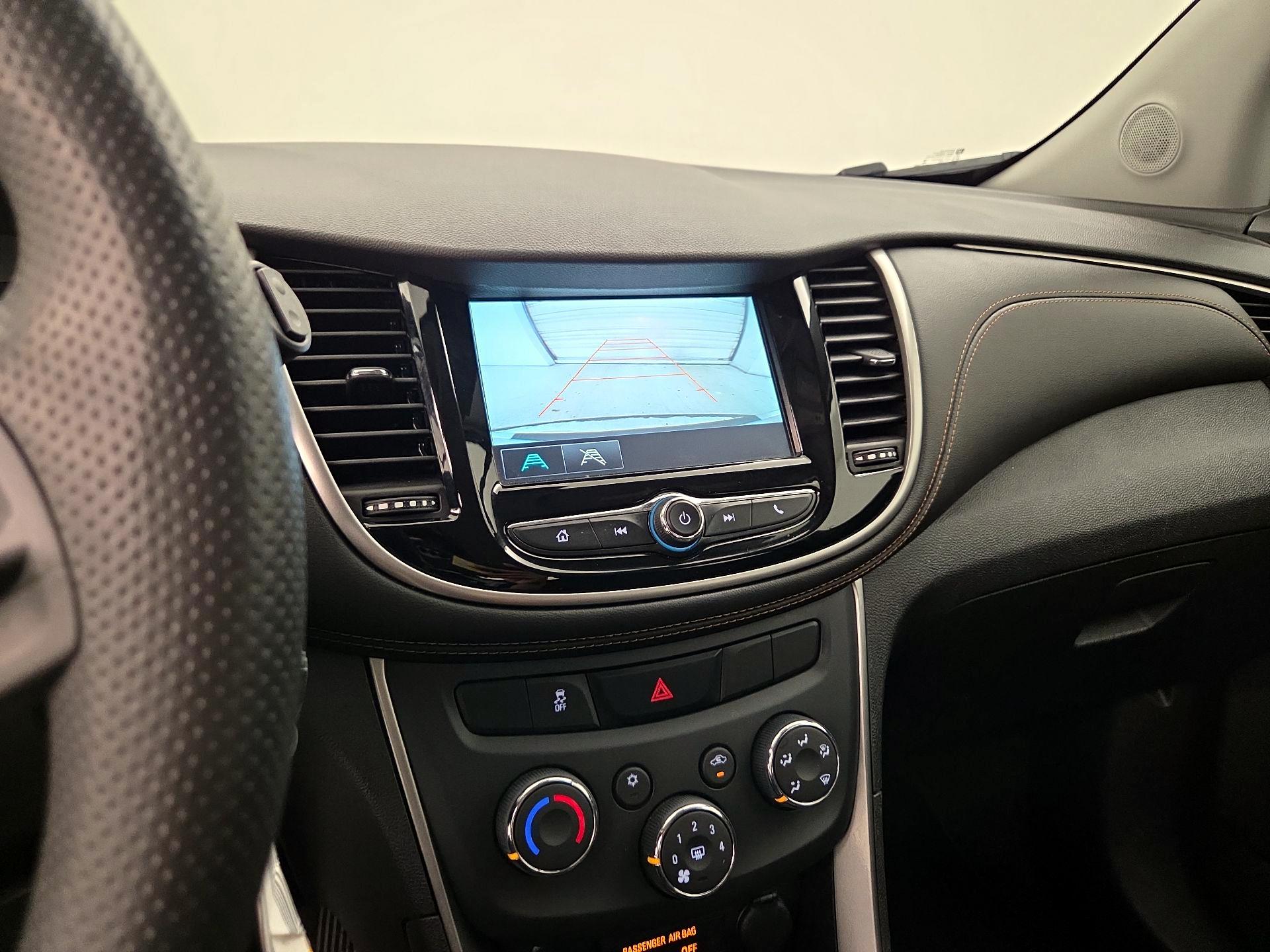 Thumbnail: 2017 Chevrolet Trax - 14