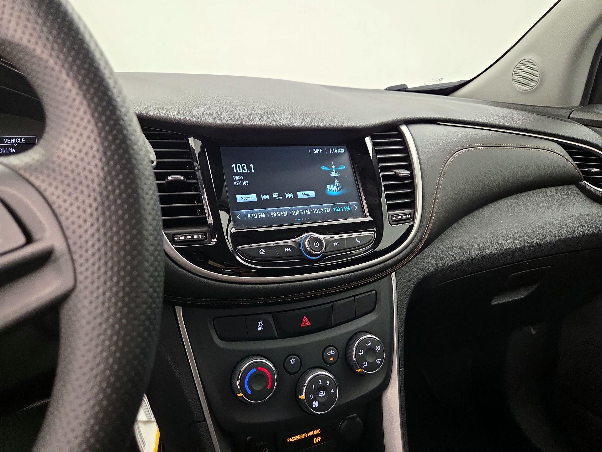 Thumbnail: 2017 Chevrolet Trax - 15