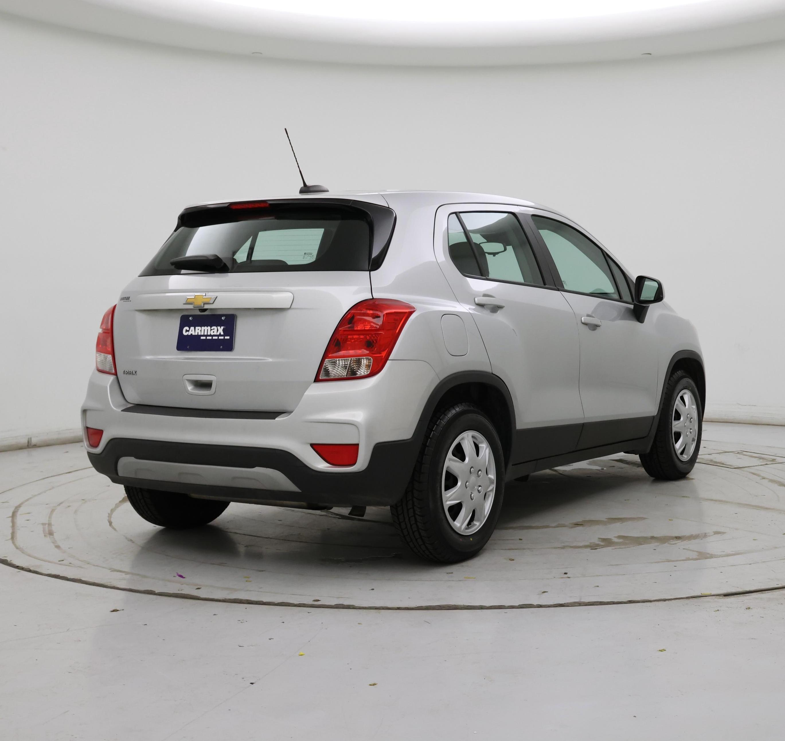 Thumbnail: 2017 Chevrolet Trax - 8