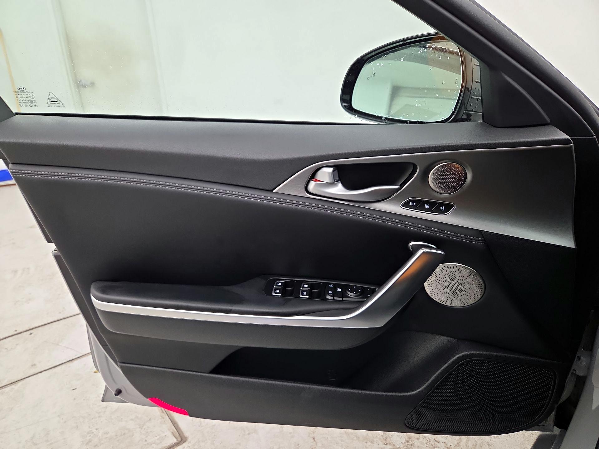 Thumbnail: 2021 Kia Stinger - 10