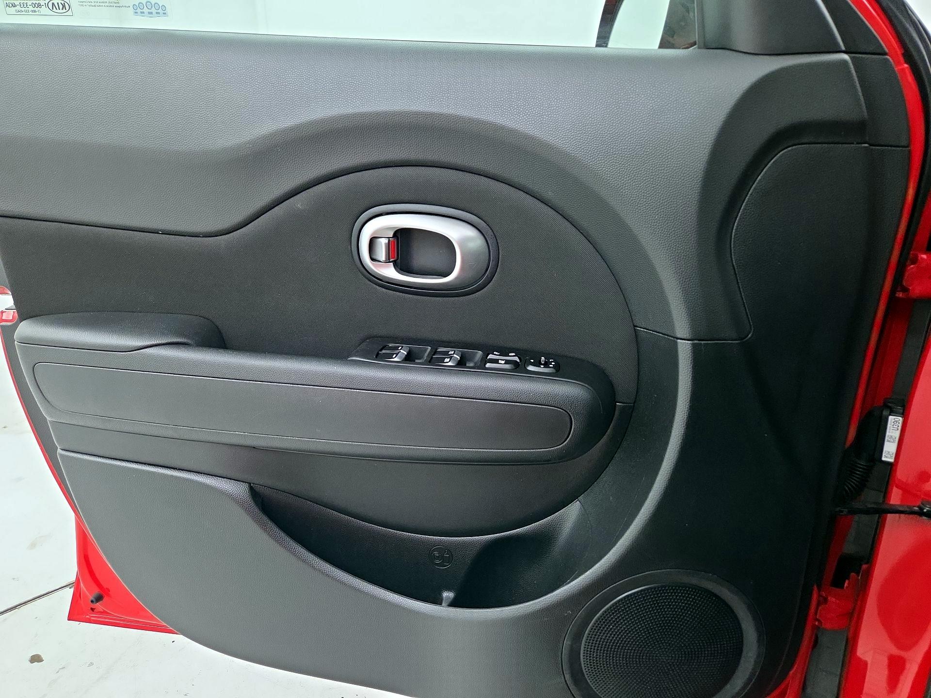 Thumbnail: 2018 Kia Soul - 12