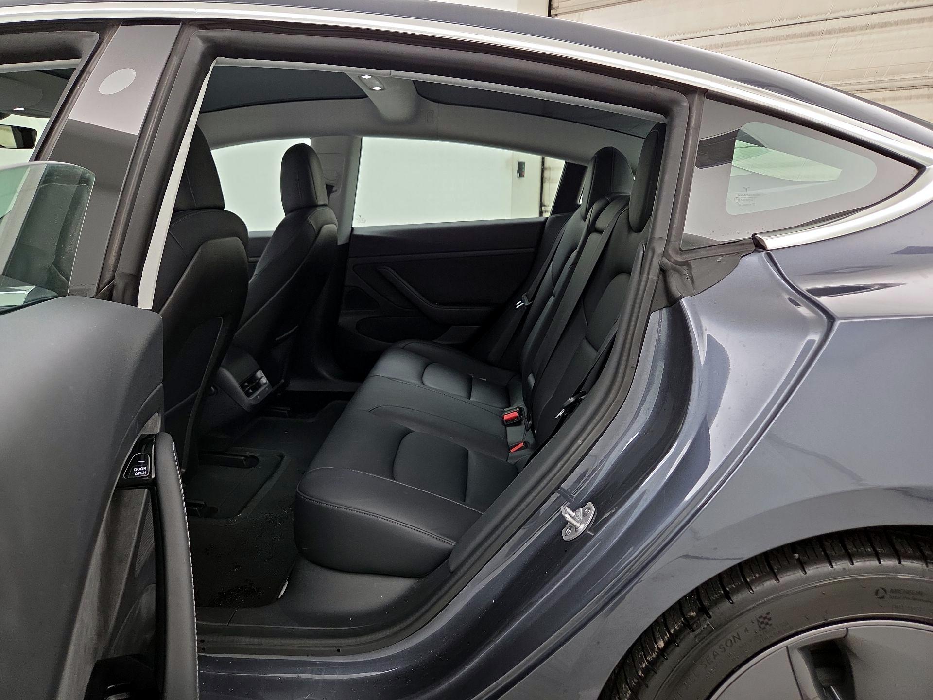 Thumbnail: 2020 Tesla Model 3 - 18