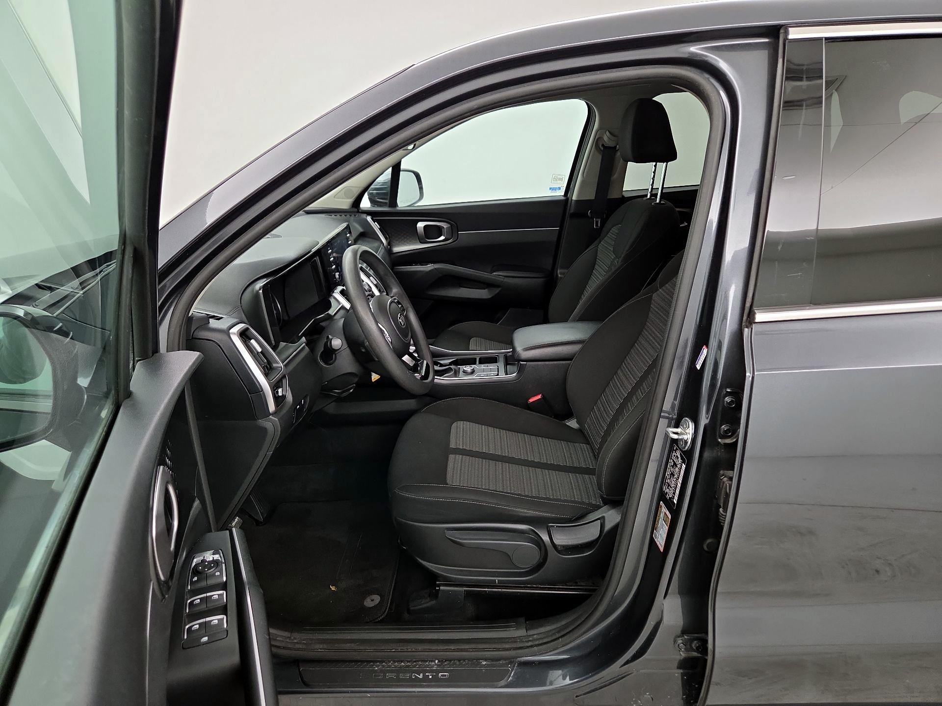 Thumbnail: 2021 Kia Sorento - 9