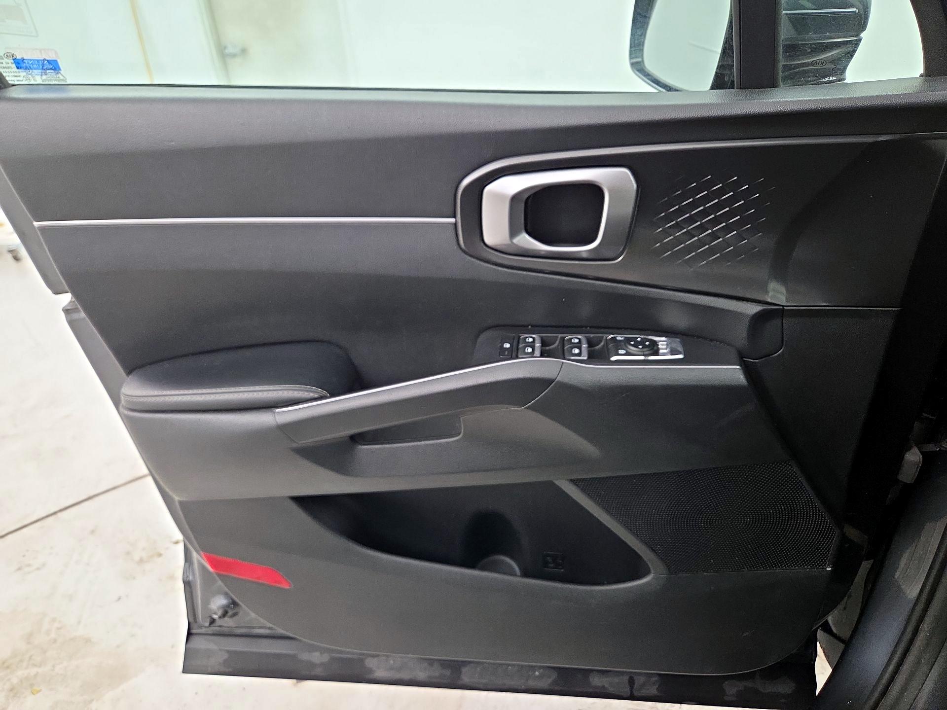 Thumbnail: 2021 Kia Sorento - 10