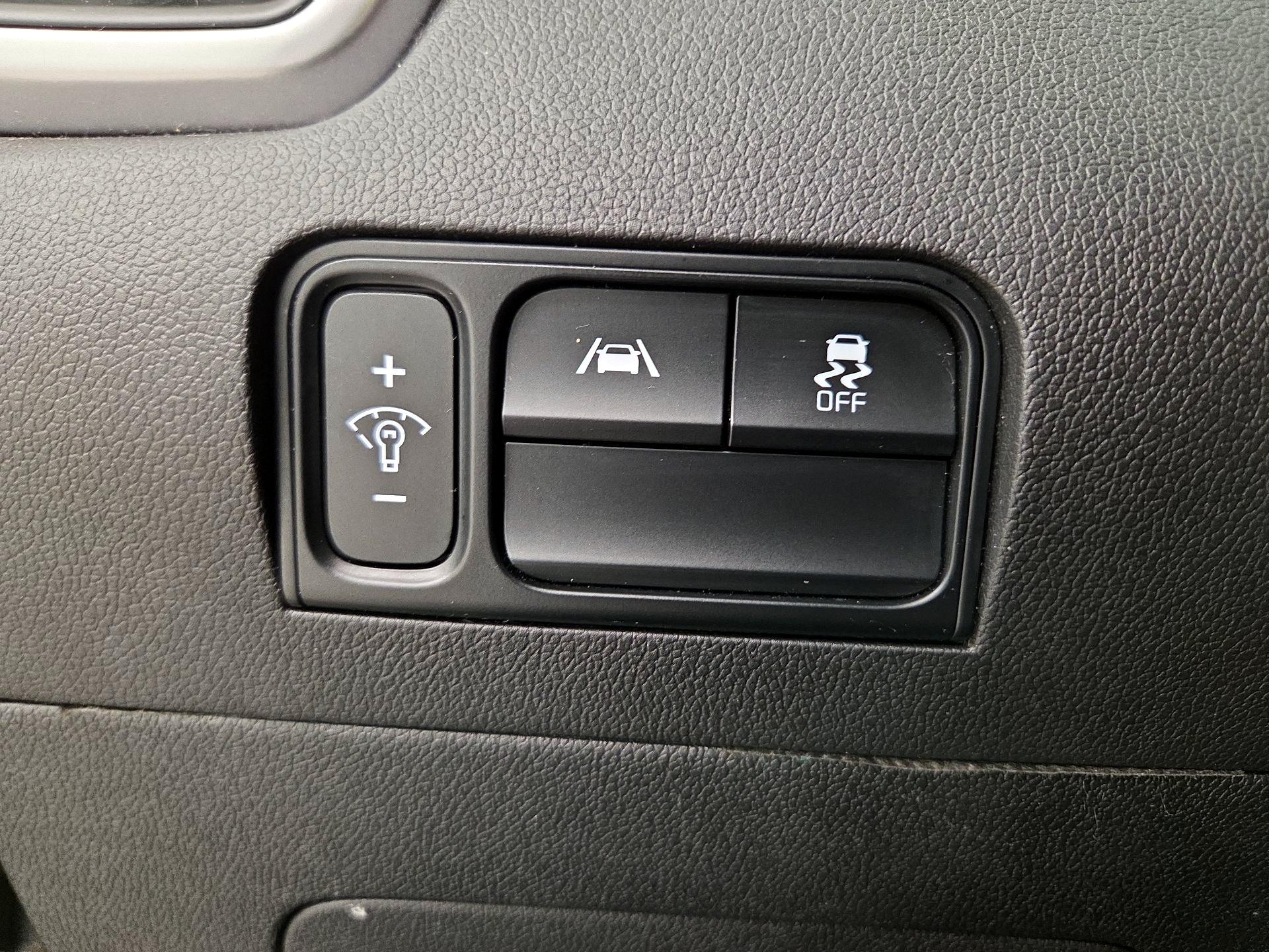 Thumbnail: 2021 Kia Sorento - 11