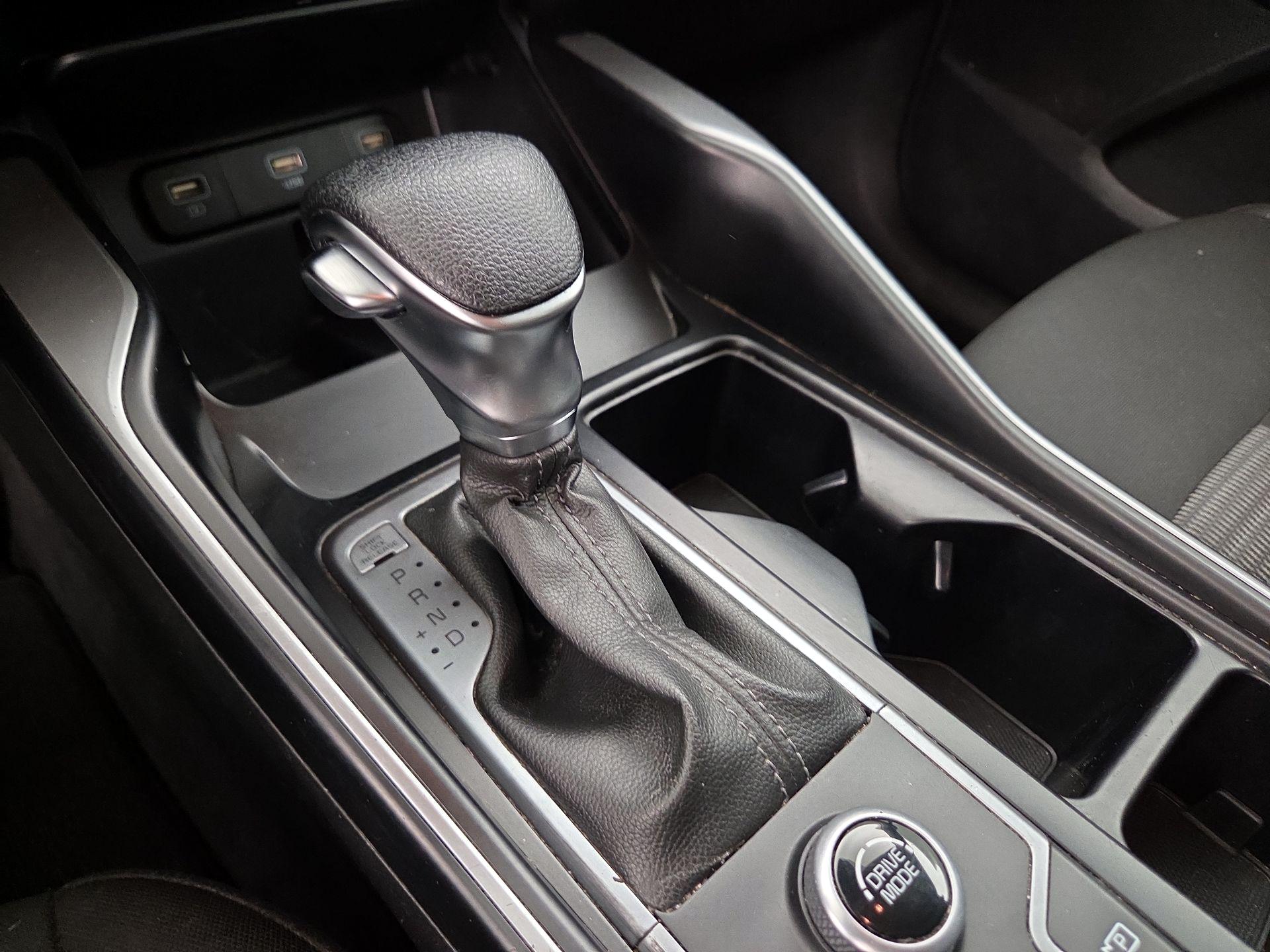 Thumbnail: 2021 Kia Sorento - 16