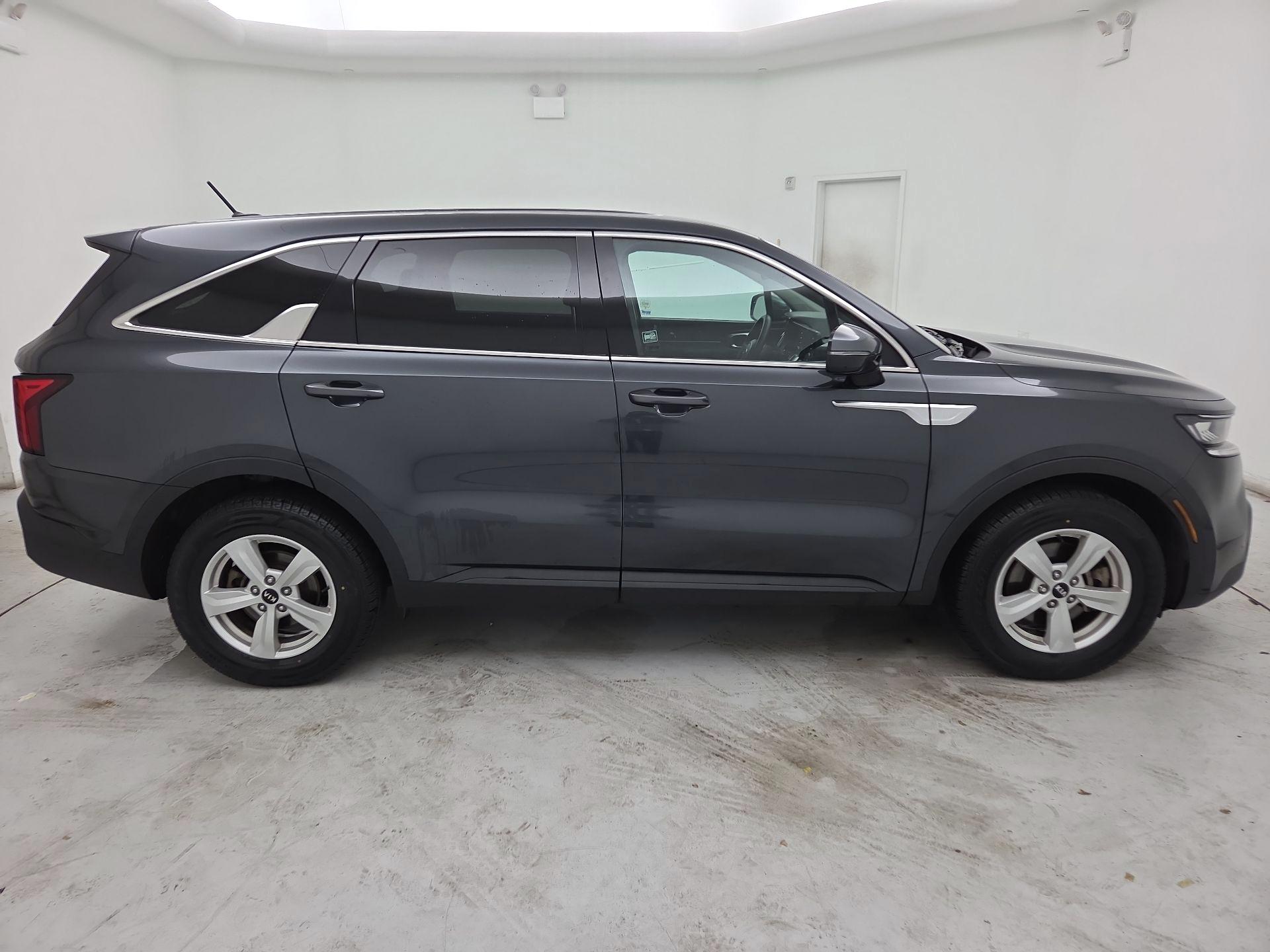 Thumbnail: 2021 Kia Sorento - 4