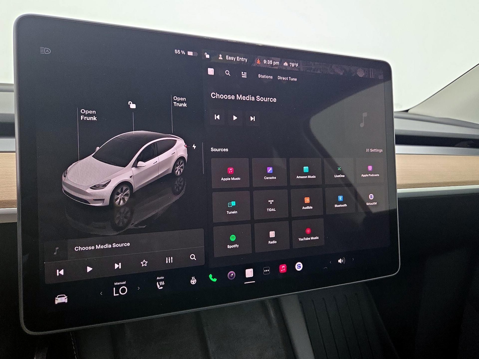 2024 Tesla Model Y Long Range - Photo 16