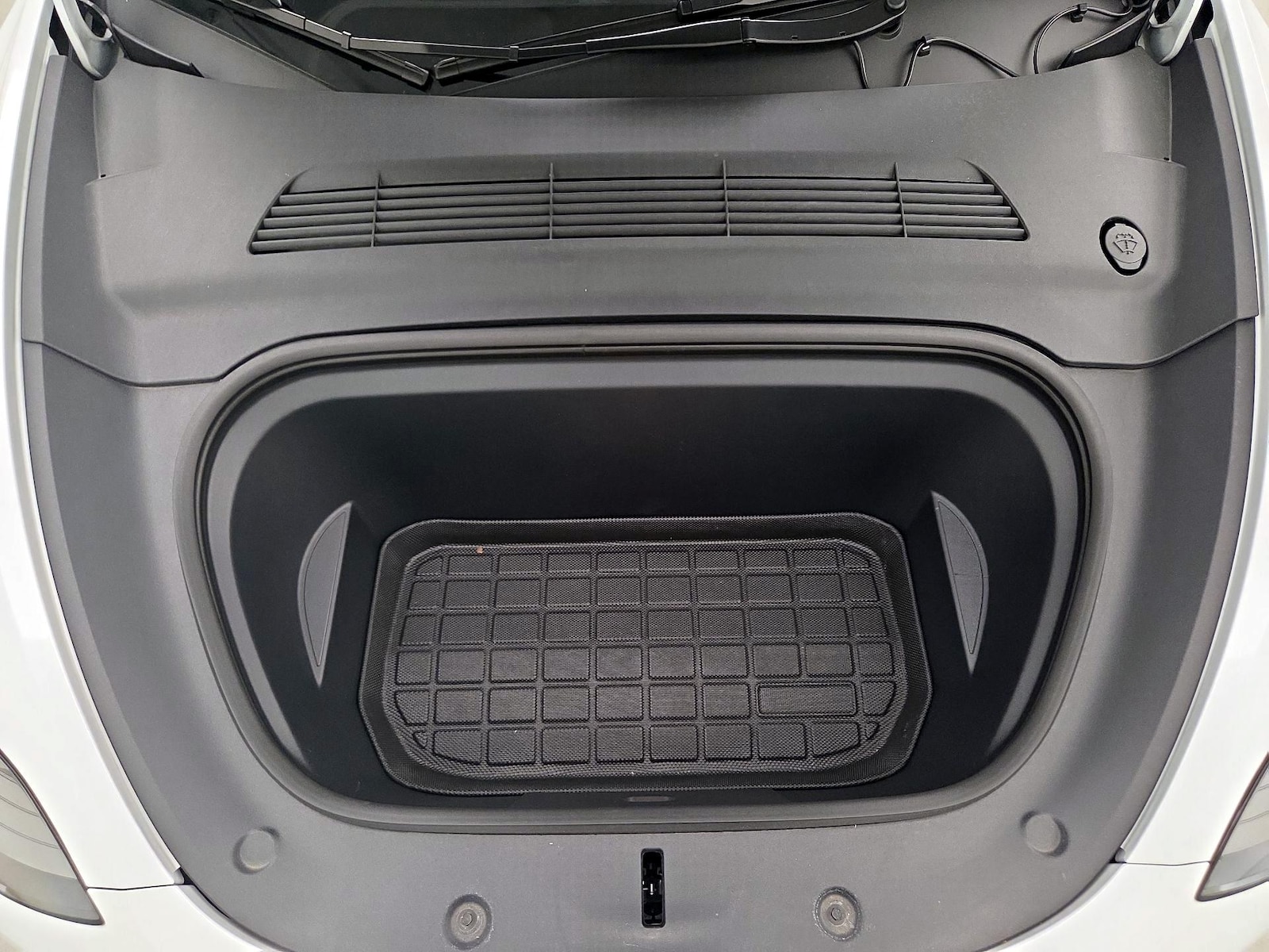 2024 Tesla Model Y Long Range - Photo 23