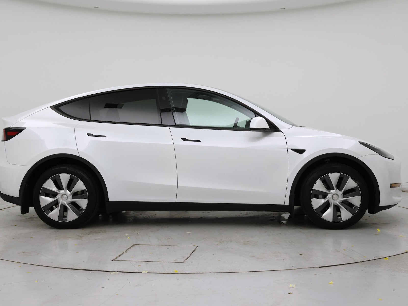 2024 Tesla Model Y Long Range - Photo 8