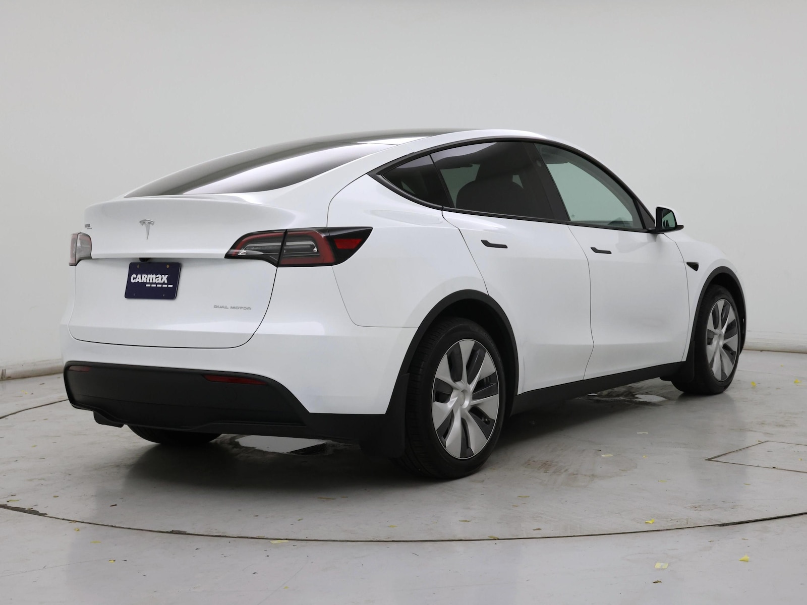 2024 Tesla Model Y Long Range - Photo 9