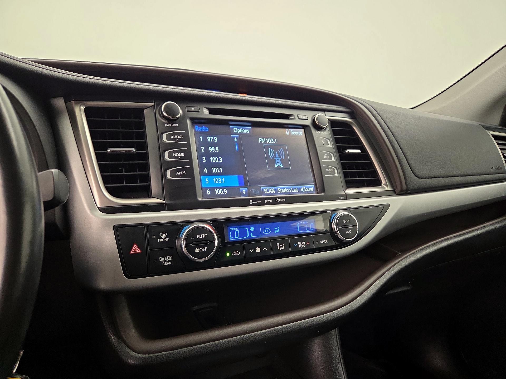 Thumbnail: 2019 Toyota Highlander - 13