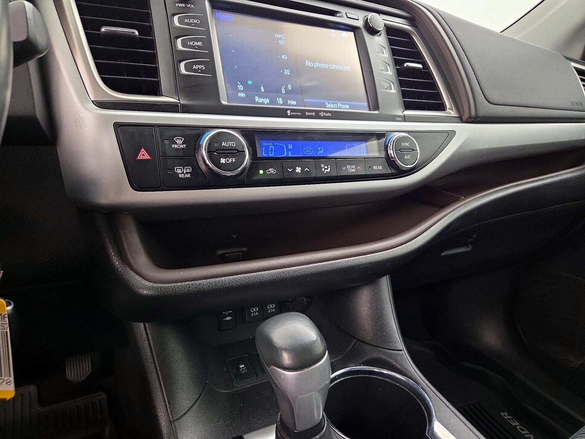 Thumbnail: 2019 Toyota Highlander - 14