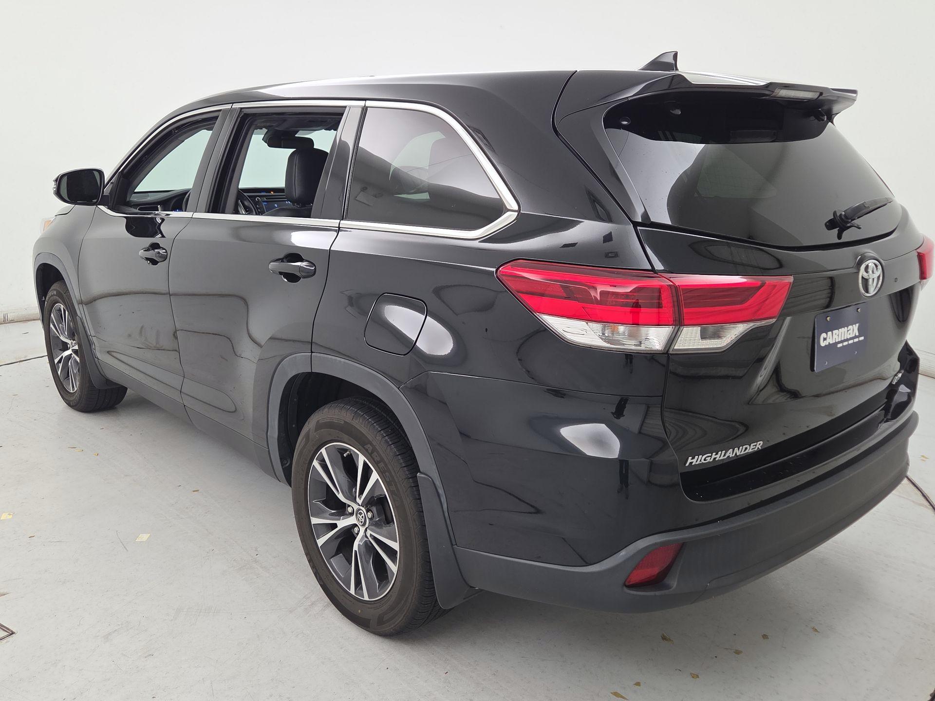 Thumbnail: 2019 Toyota Highlander - 7