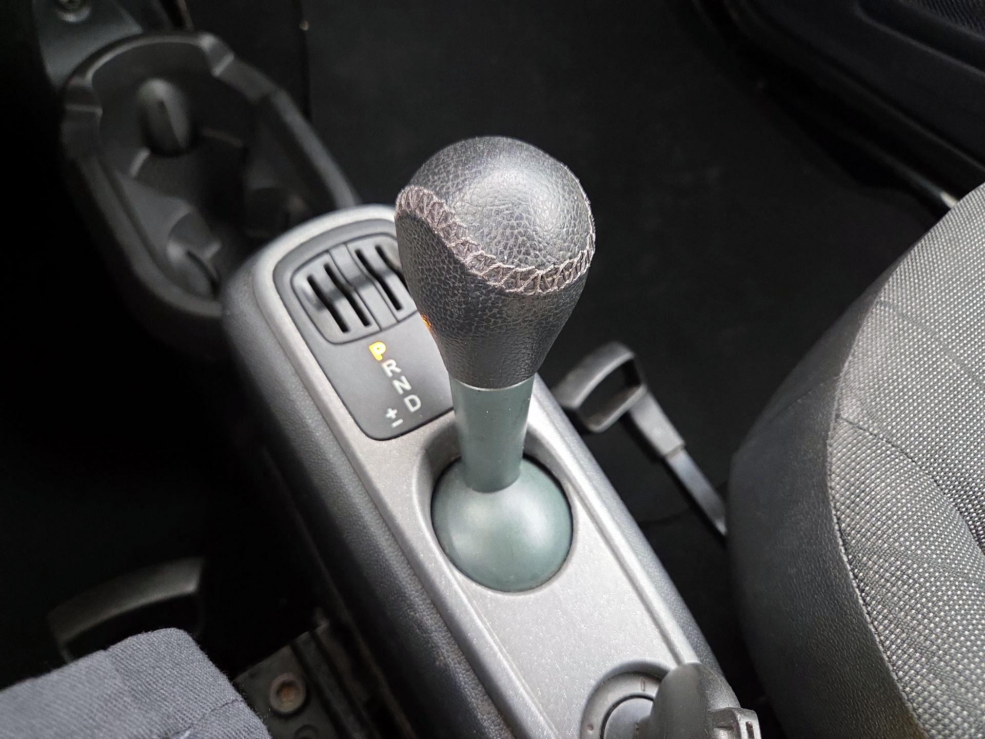 Thumbnail: 2015 smart fortwo - 15