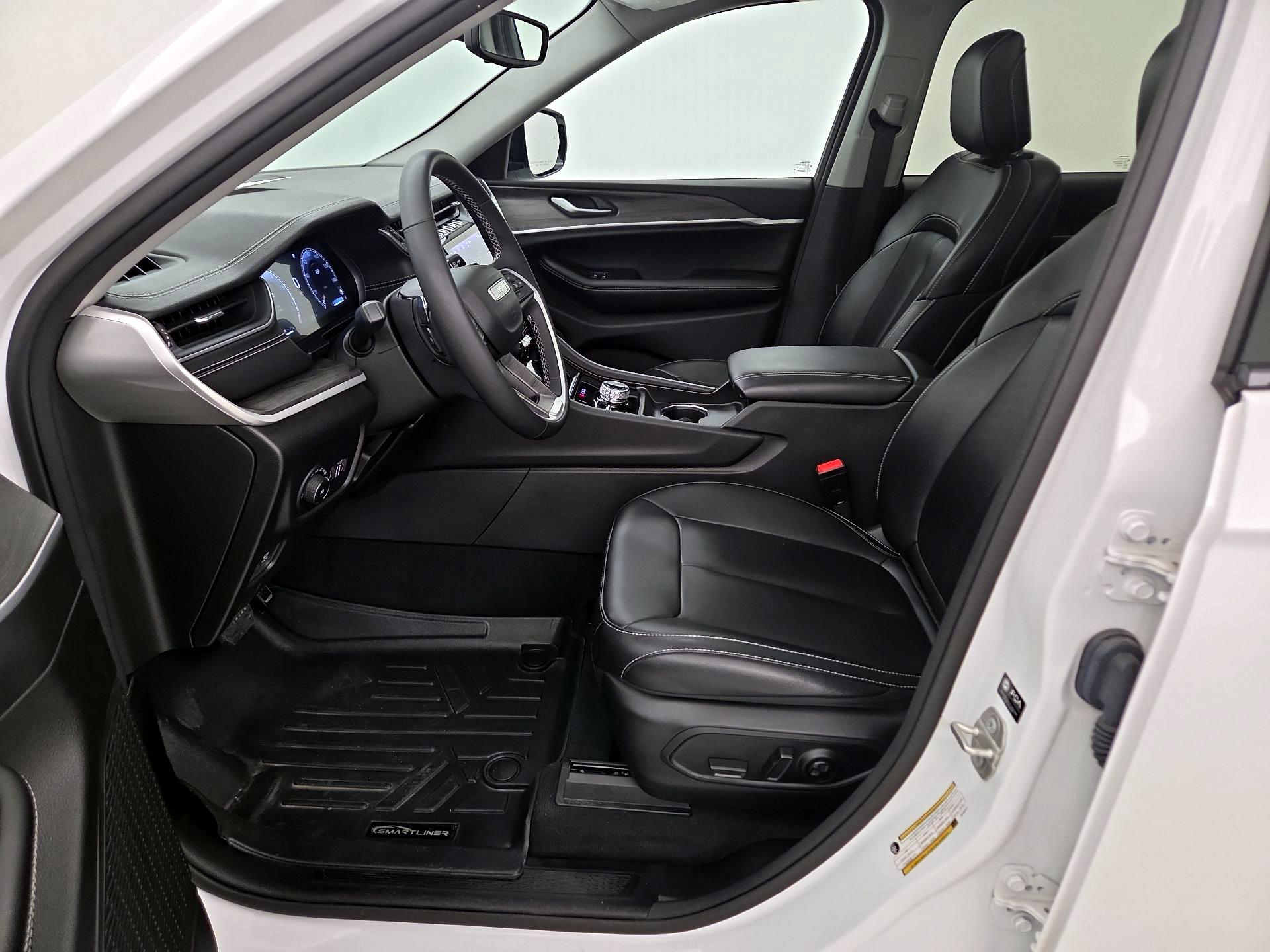 Thumbnail: 2024 Jeep Grand Cherokee - 11