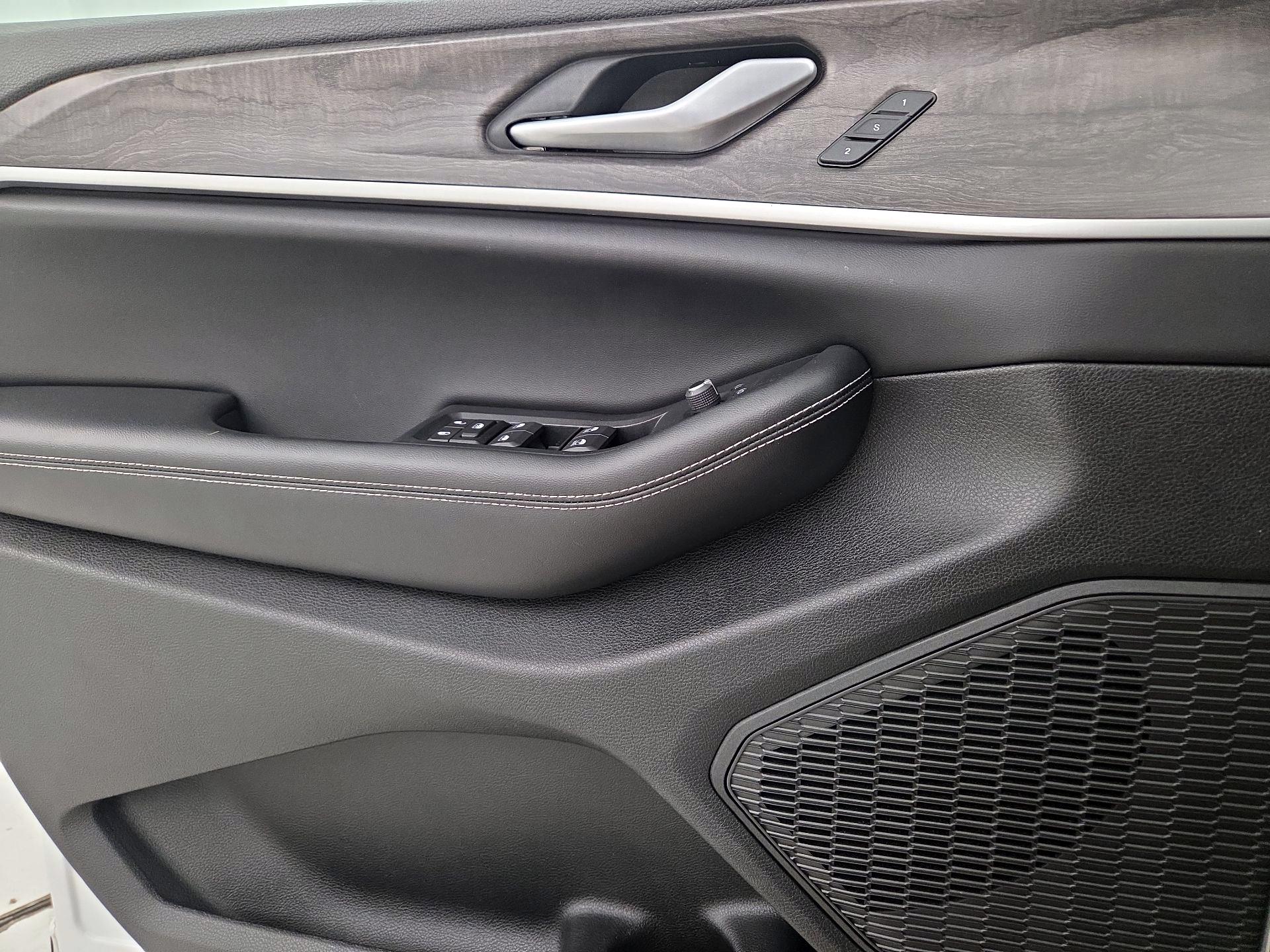 Thumbnail: 2024 Jeep Grand Cherokee - 12