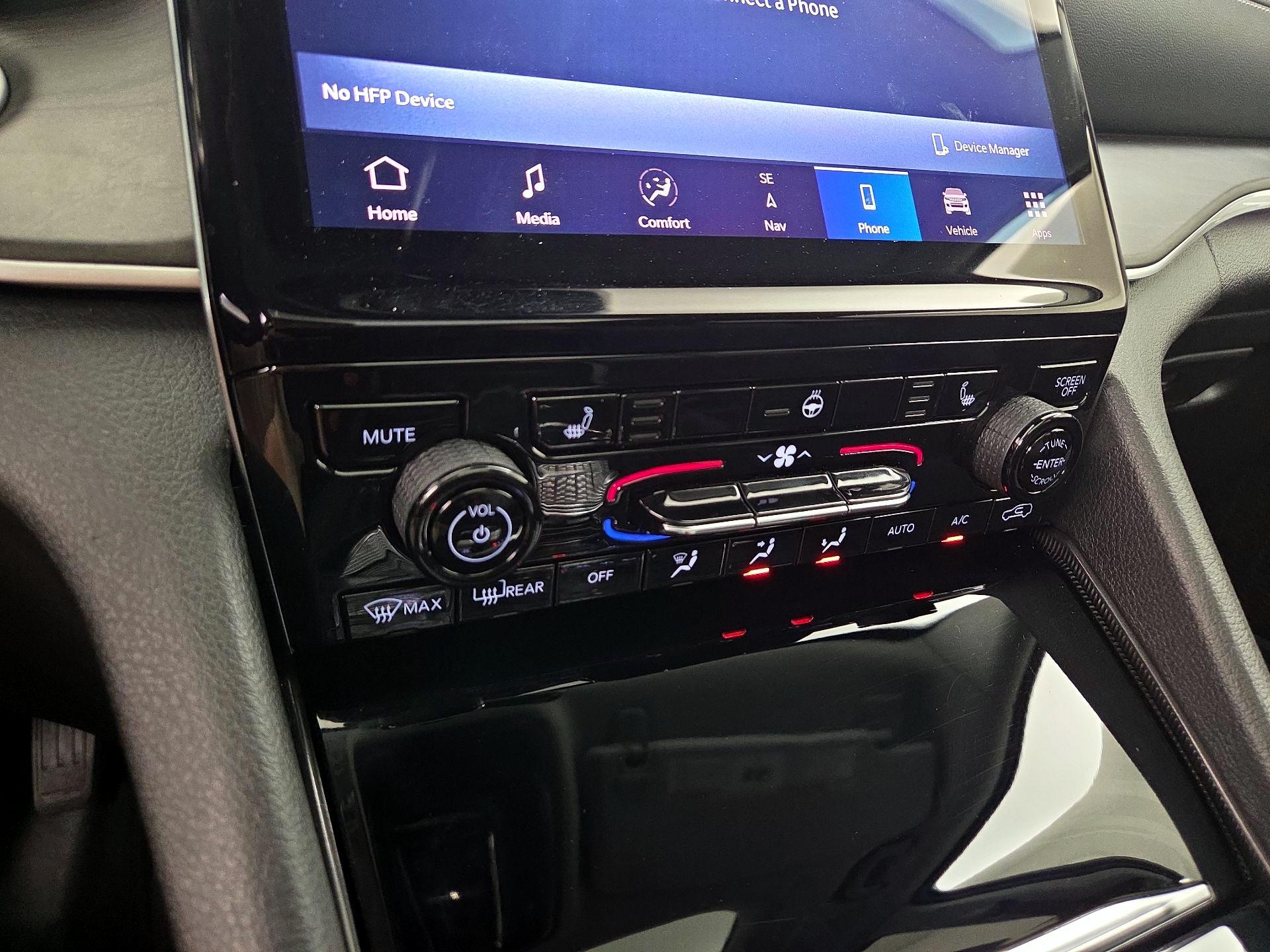 Thumbnail: 2024 Jeep Grand Cherokee - 17