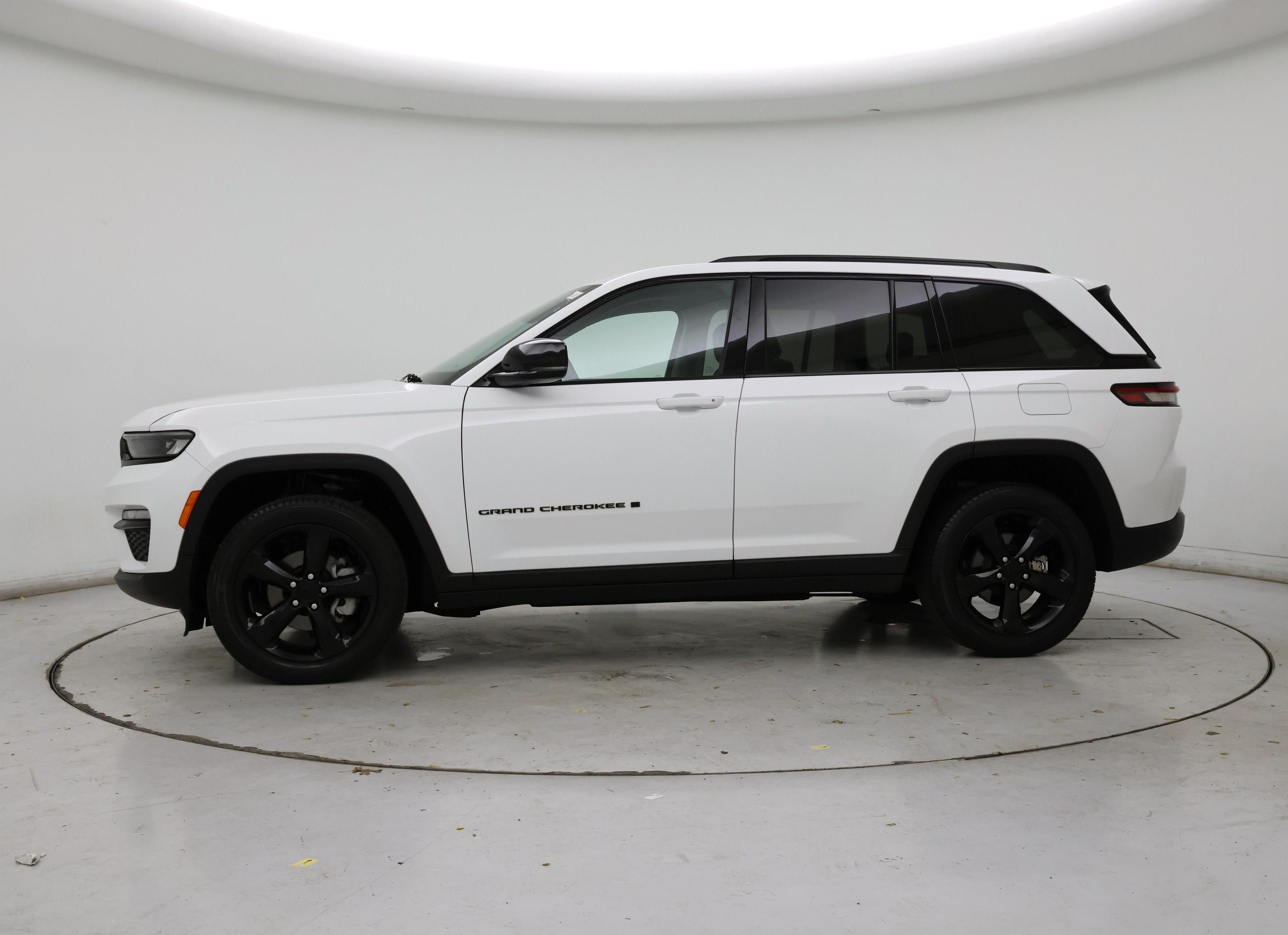 Thumbnail: 2024 Jeep Grand Cherokee - 3