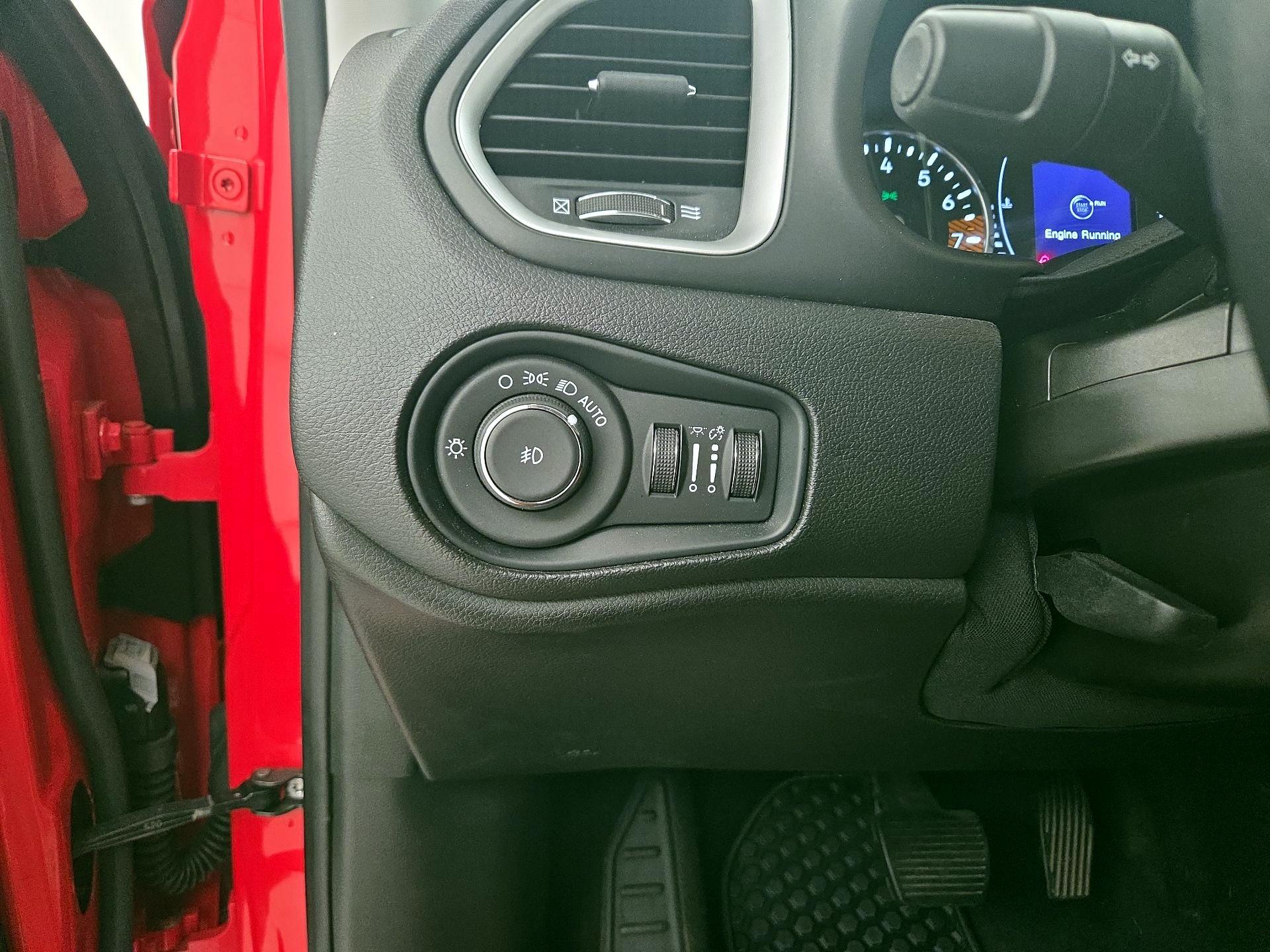 Thumbnail: 2020 Jeep Renegade - 13