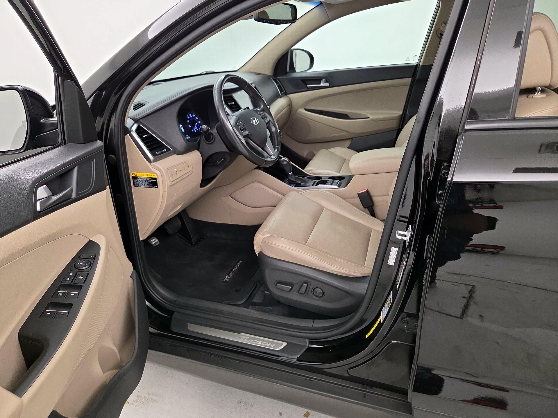 Thumbnail: 2016 Hyundai Tucson - 9