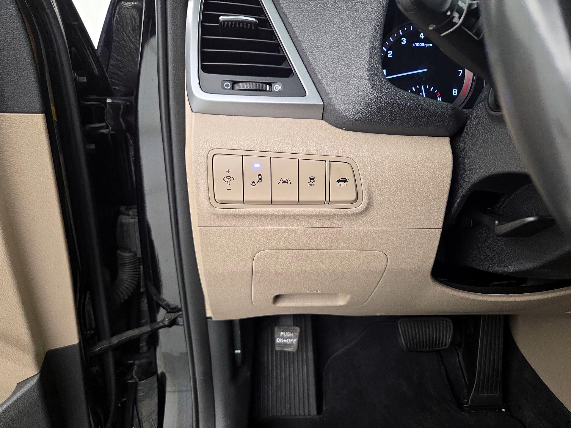 Thumbnail: 2016 Hyundai Tucson - 11