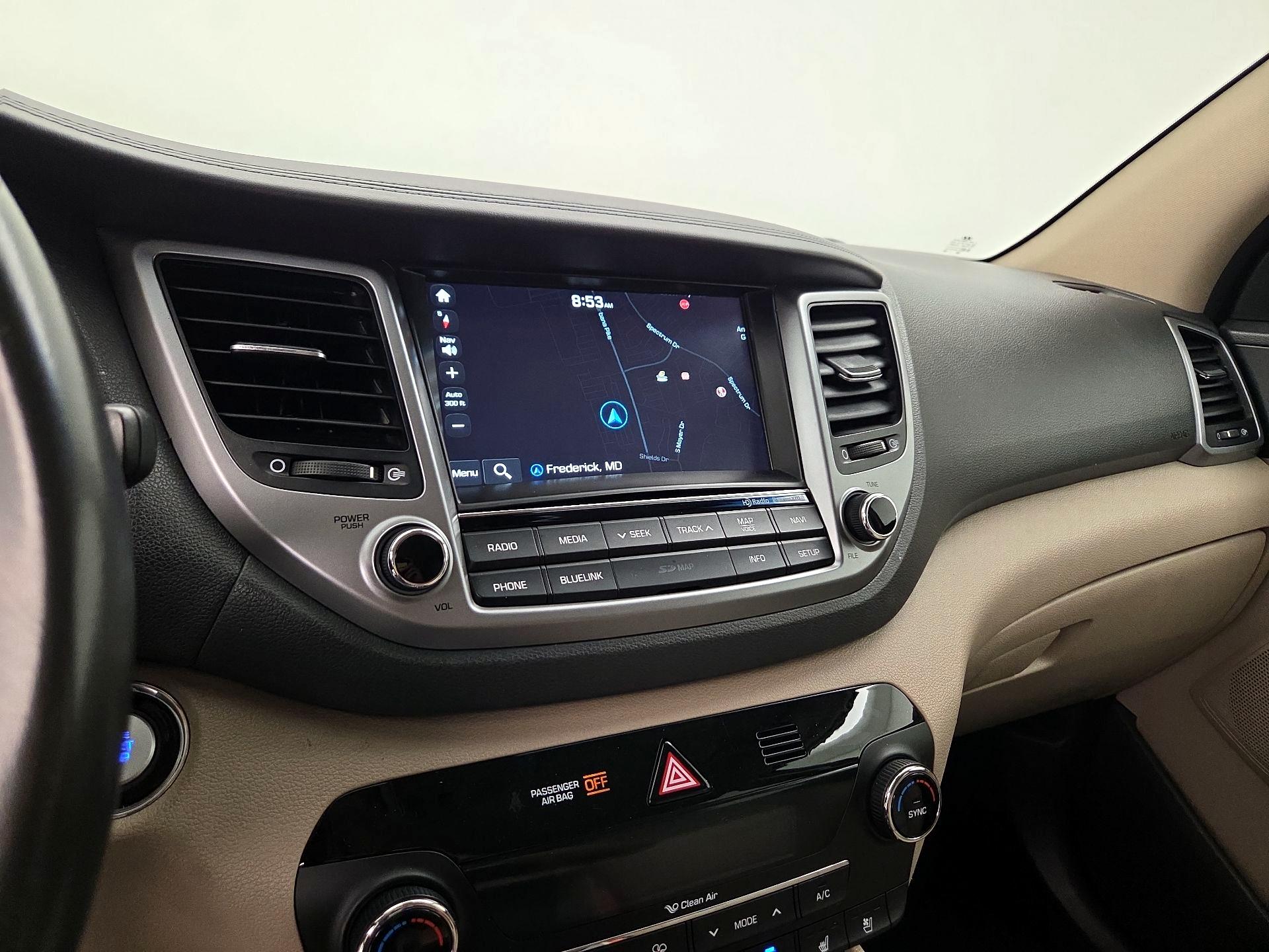 Thumbnail: 2016 Hyundai Tucson - 12