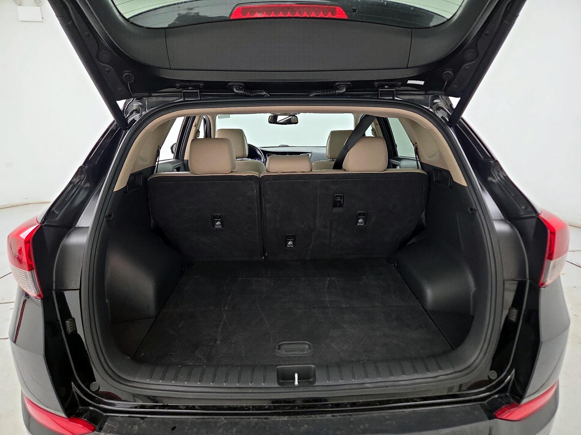 Thumbnail: 2016 Hyundai Tucson - 20