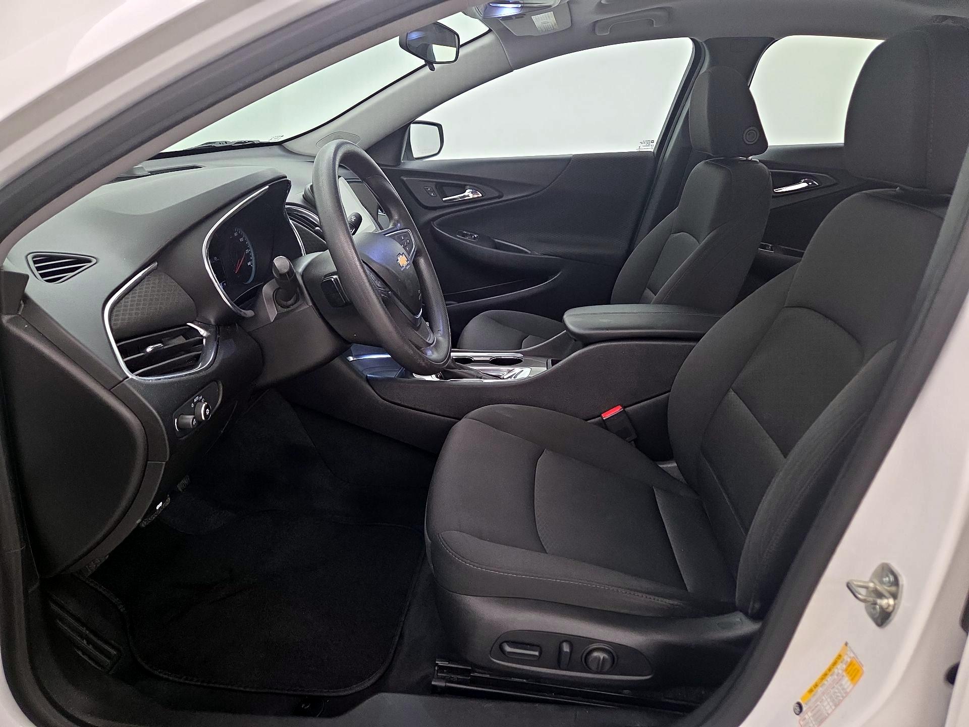 Thumbnail: 2019 Chevrolet Malibu - 11