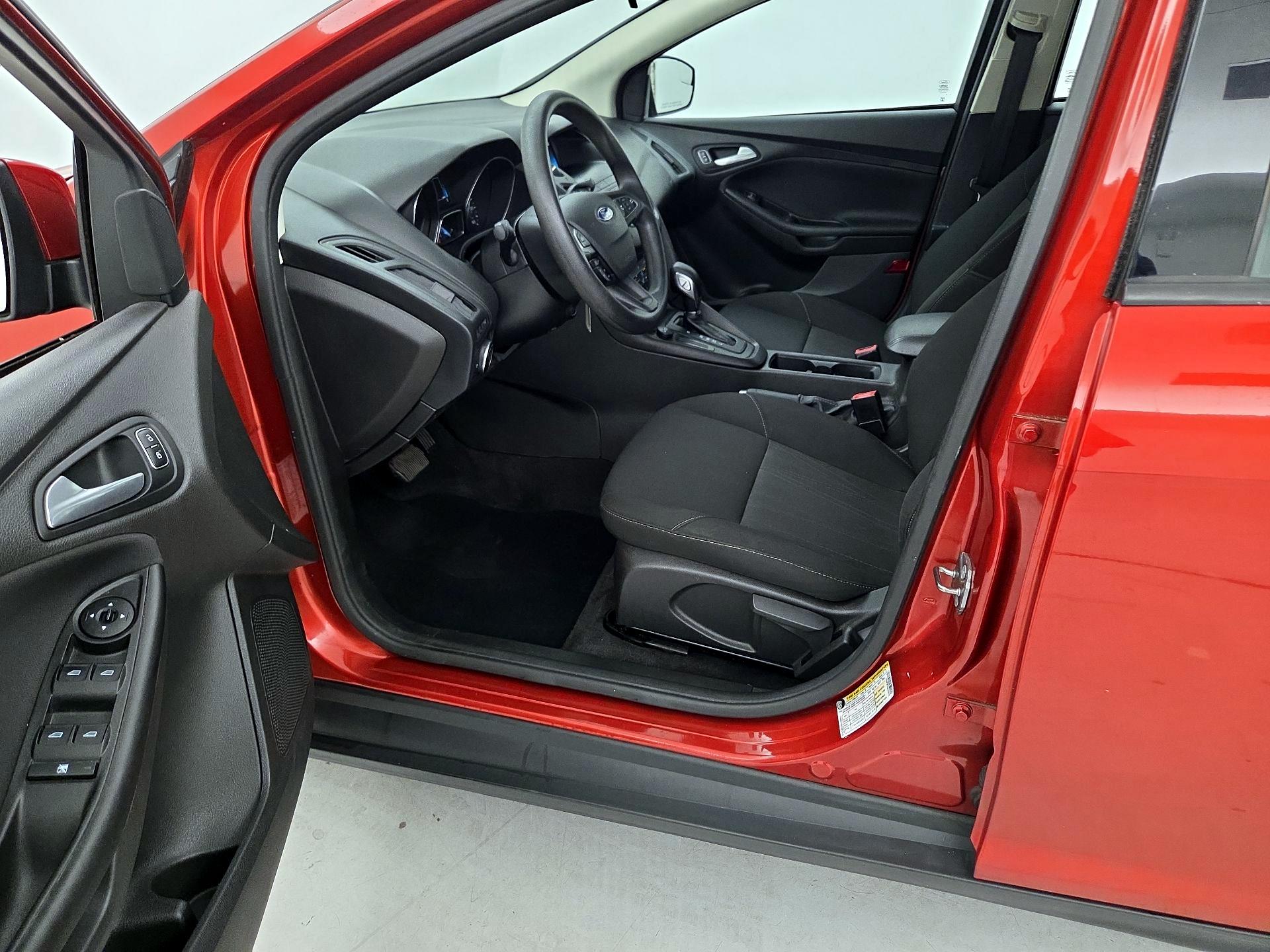 Thumbnail: 2018 Ford Focus - 9