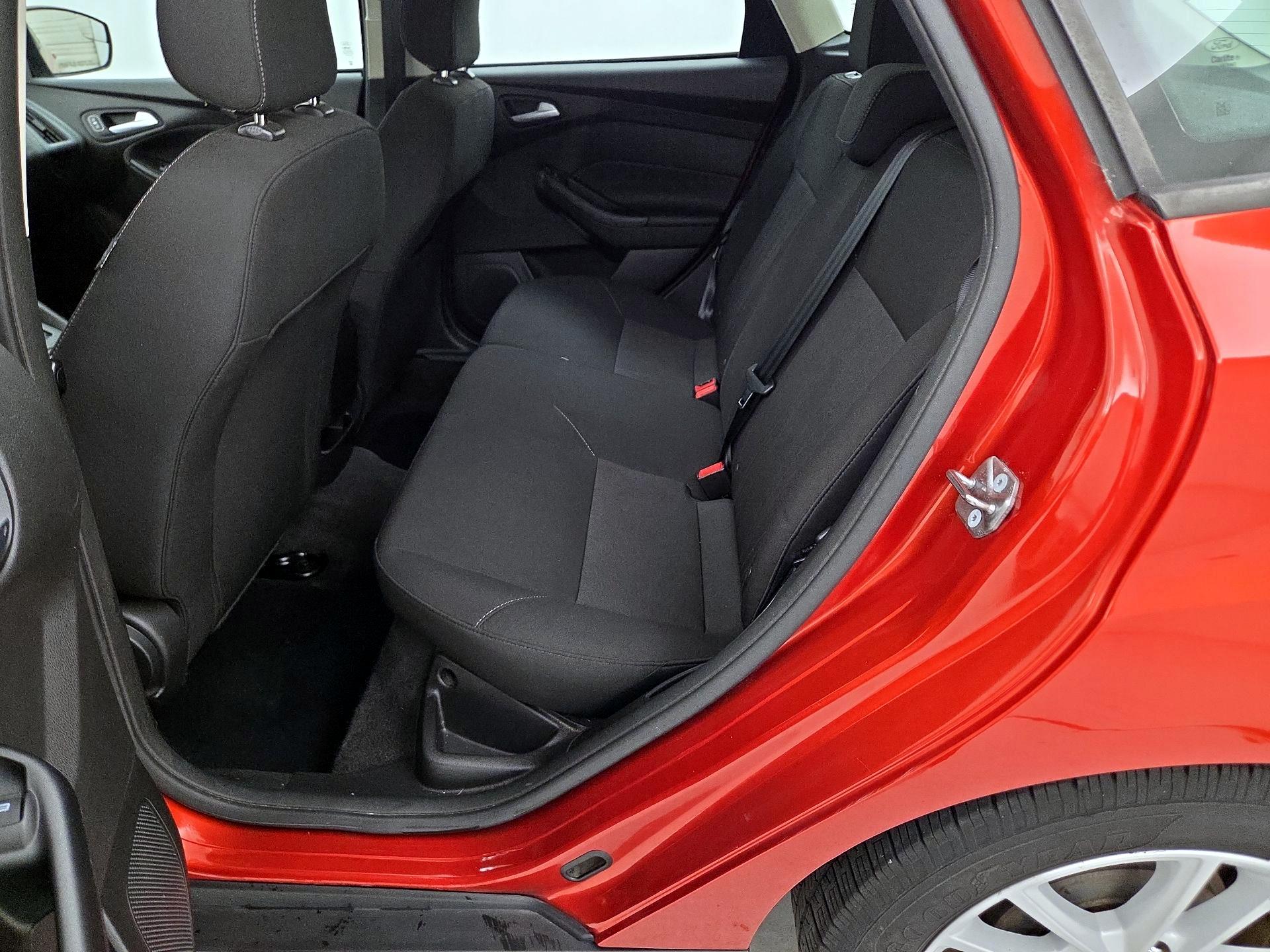 Thumbnail: 2018 Ford Focus - 17