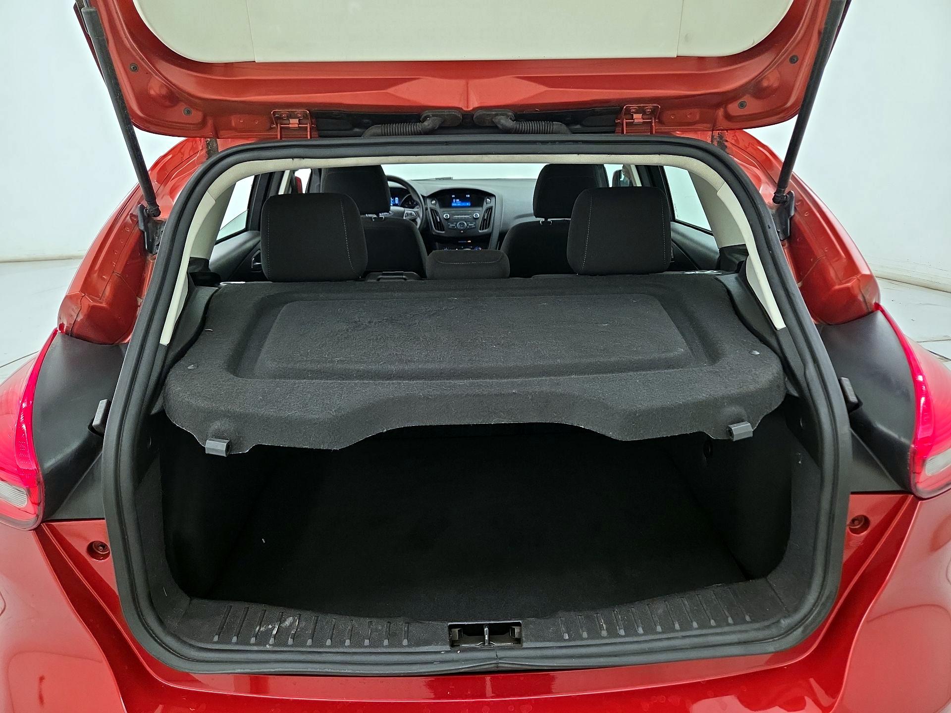 Thumbnail: 2018 Ford Focus - 18