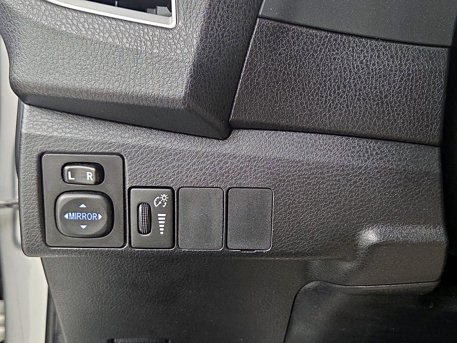 Thumbnail: 2015 Toyota Corolla - 13