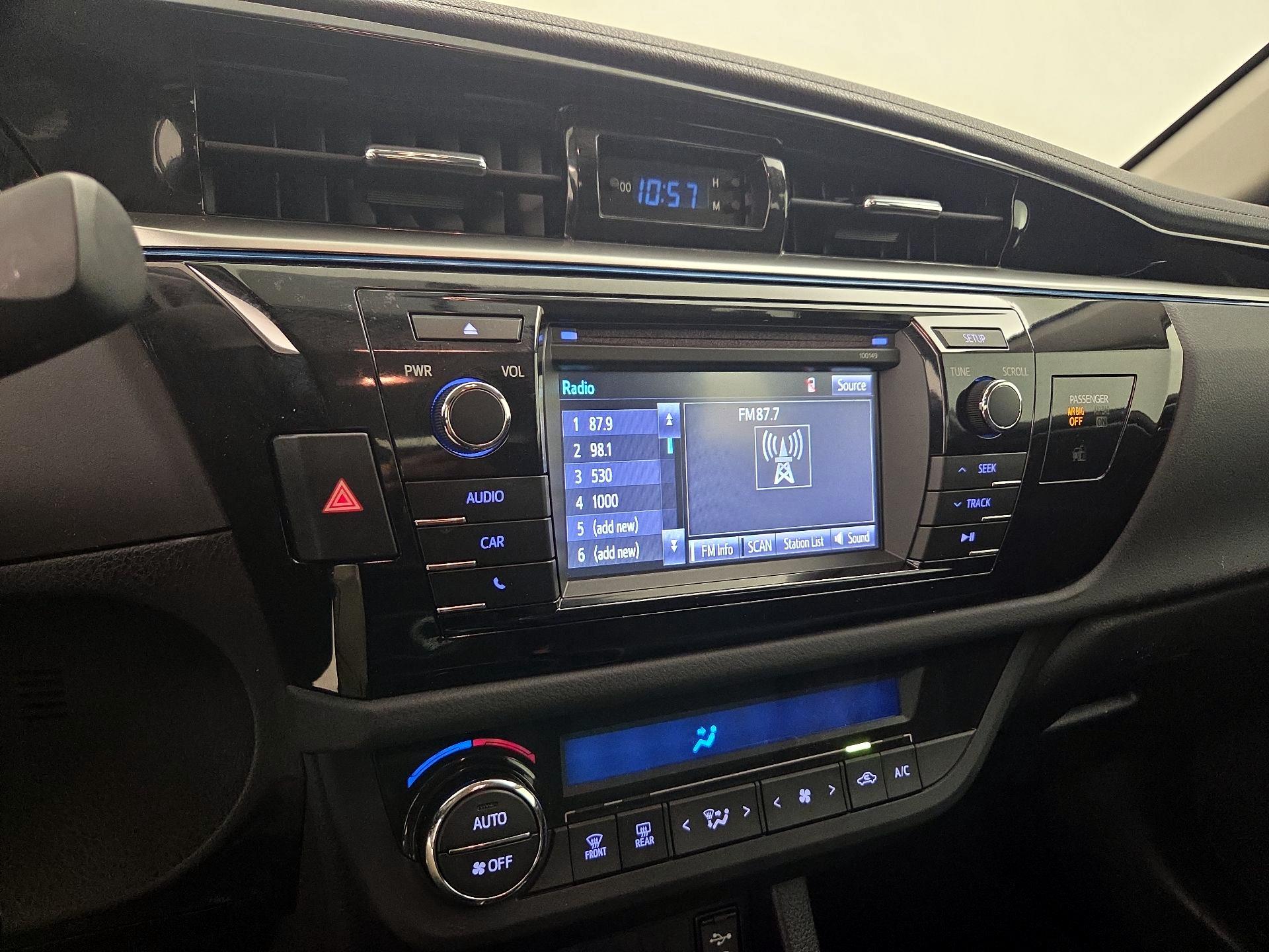 Thumbnail: 2015 Toyota Corolla - 15