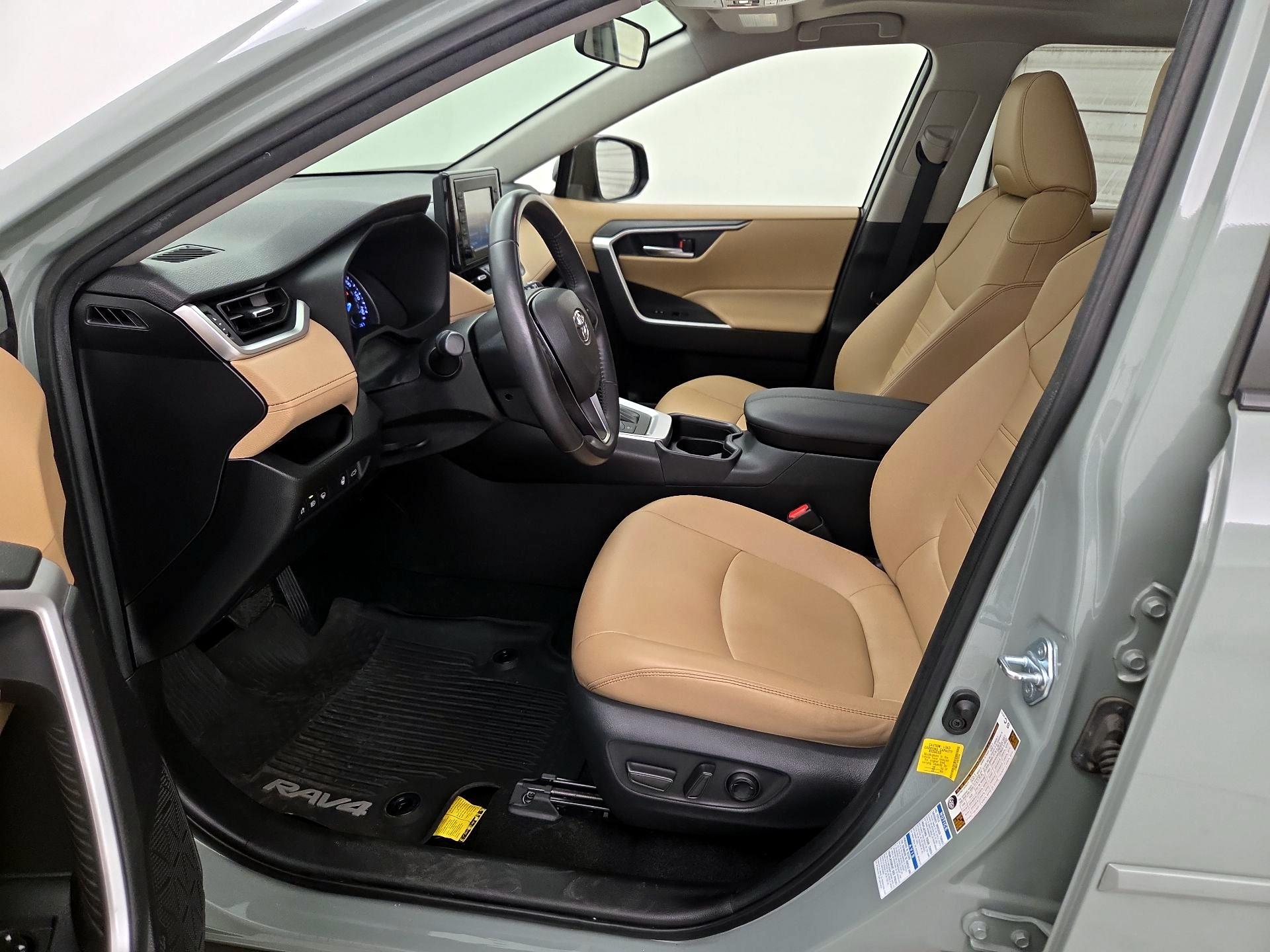 Thumbnail: 2021 Toyota RAV4 - 9