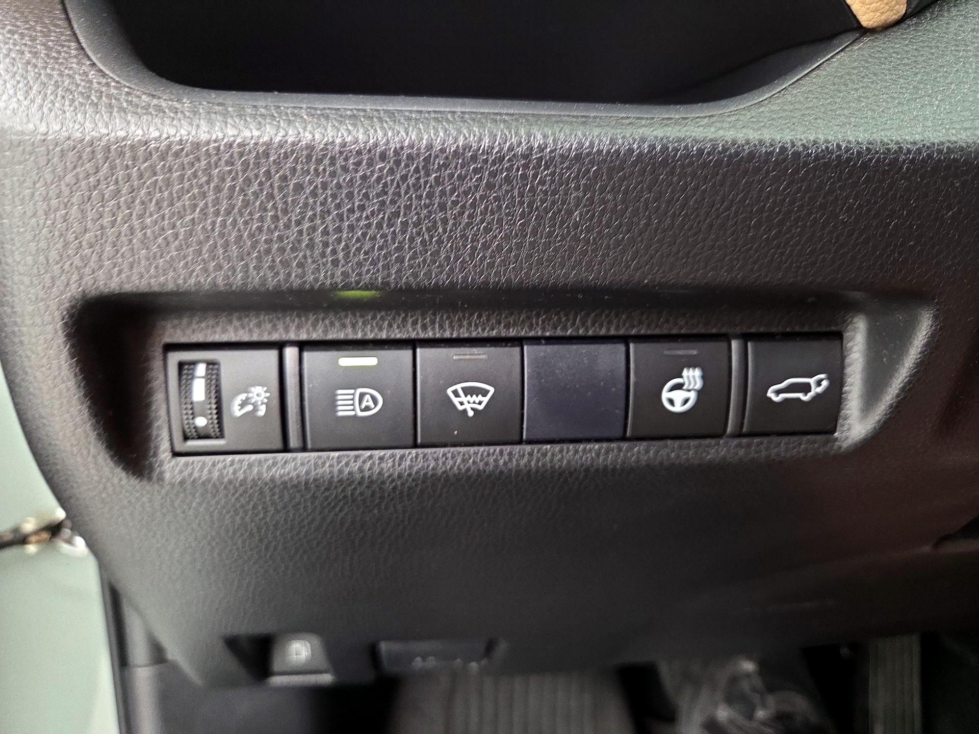 Thumbnail: 2021 Toyota RAV4 - 11