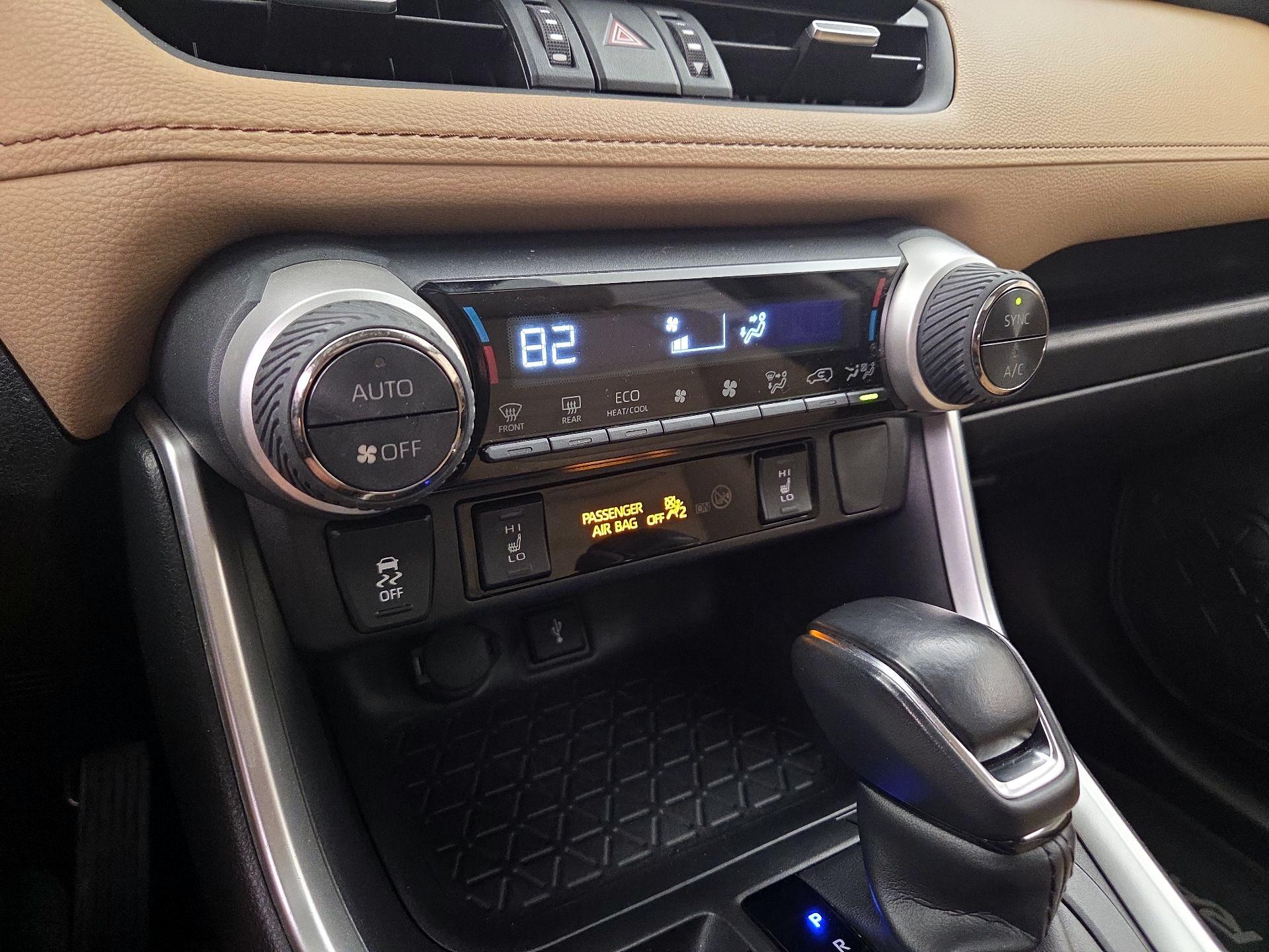 Thumbnail: 2021 Toyota RAV4 - 14