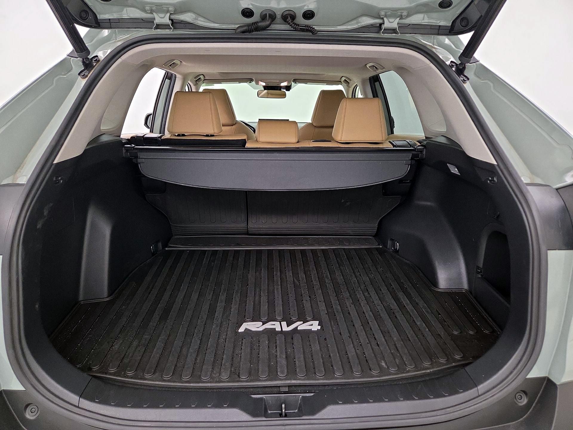 Thumbnail: 2021 Toyota RAV4 - 19